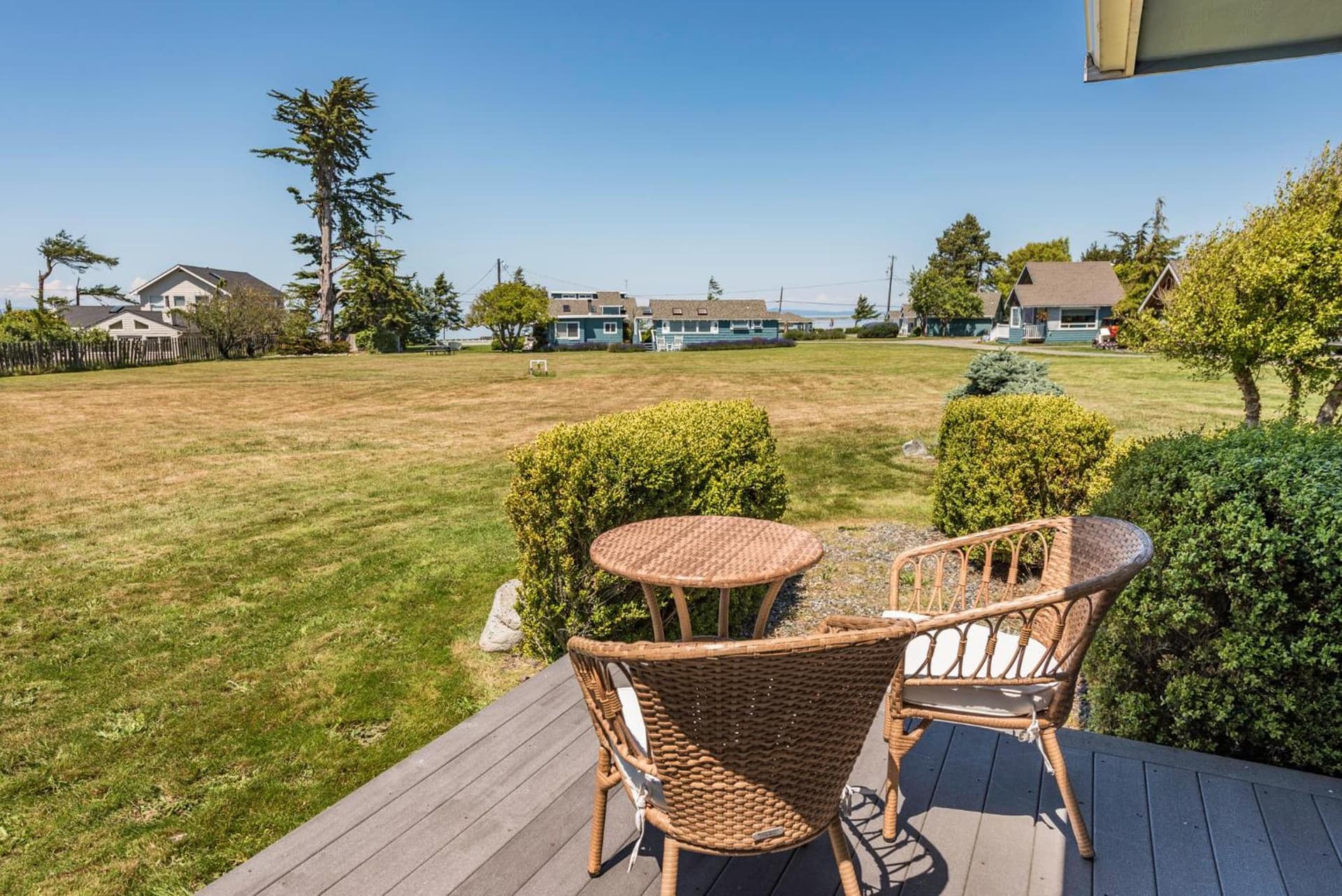 Juan de Fuca Waterfront Hotel & Cottages gallery photo in Sequim, WA — image 75