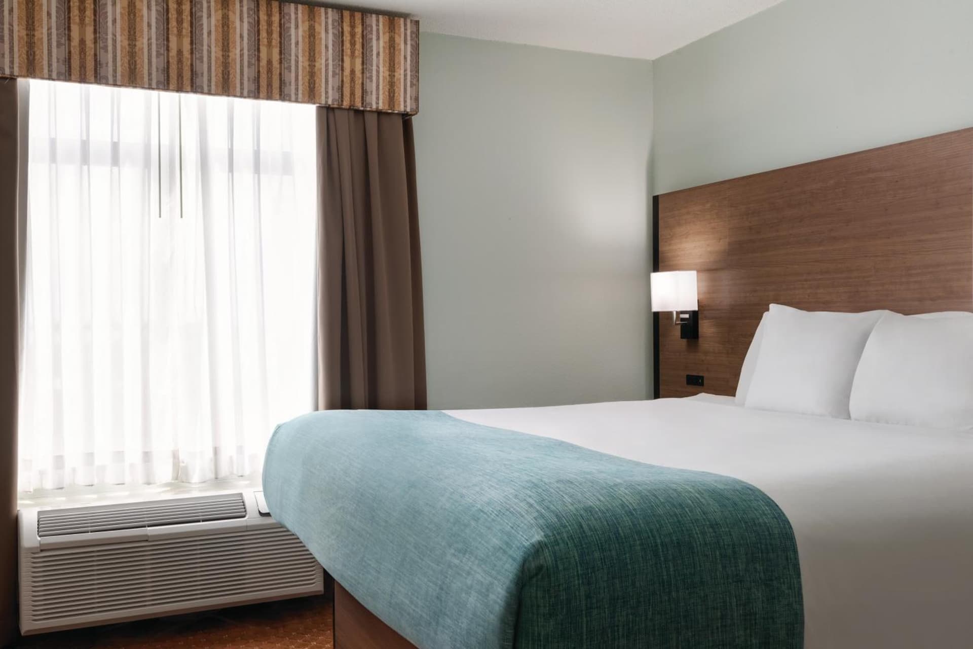 Wingate by Wyndham Louisville East gallery photo in Louisville, KY — image 4