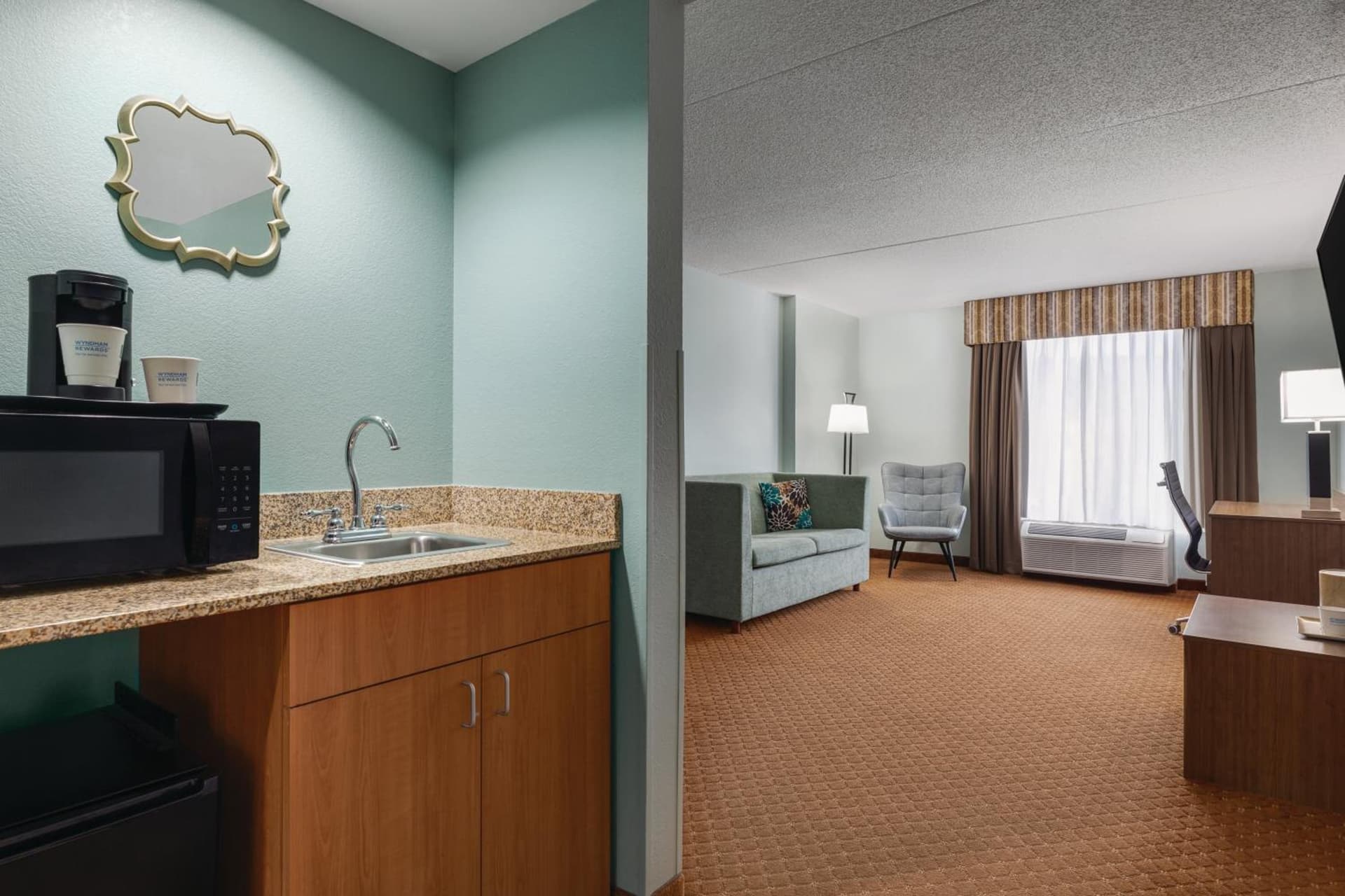 Wingate by Wyndham Louisville East gallery photo in Louisville, KY — image 13