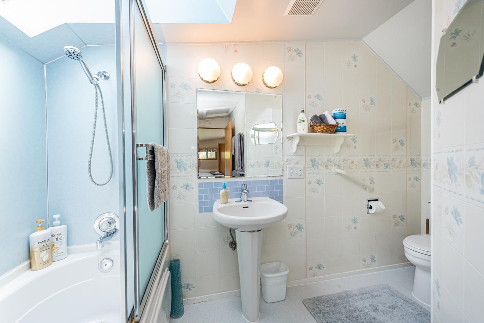 Juan de Fuca Waterfront Hotel & Cottages gallery photo in Sequim, WA — image 54