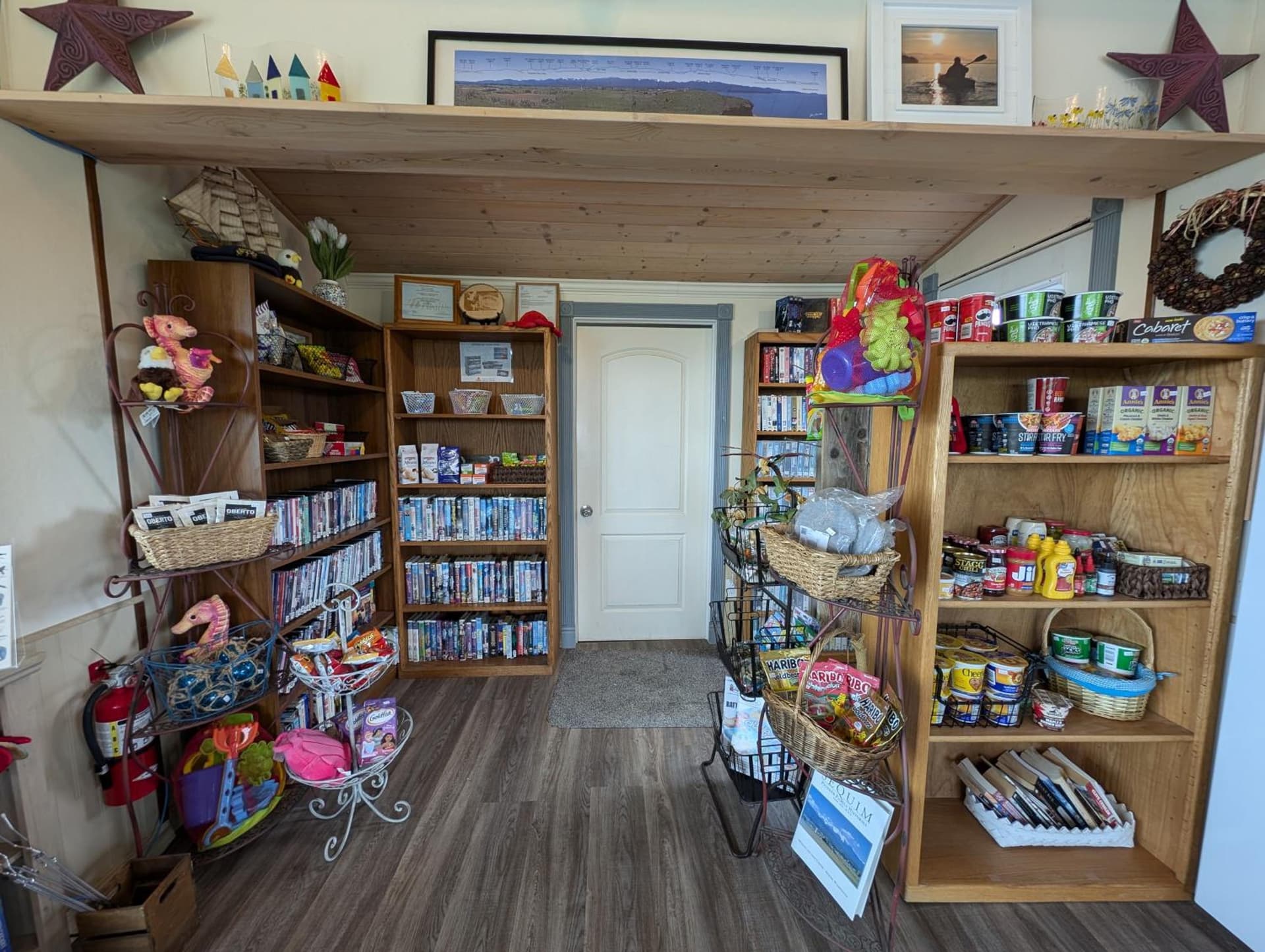 Juan de Fuca Waterfront Hotel & Cottages gallery photo in Sequim, WA — image 43