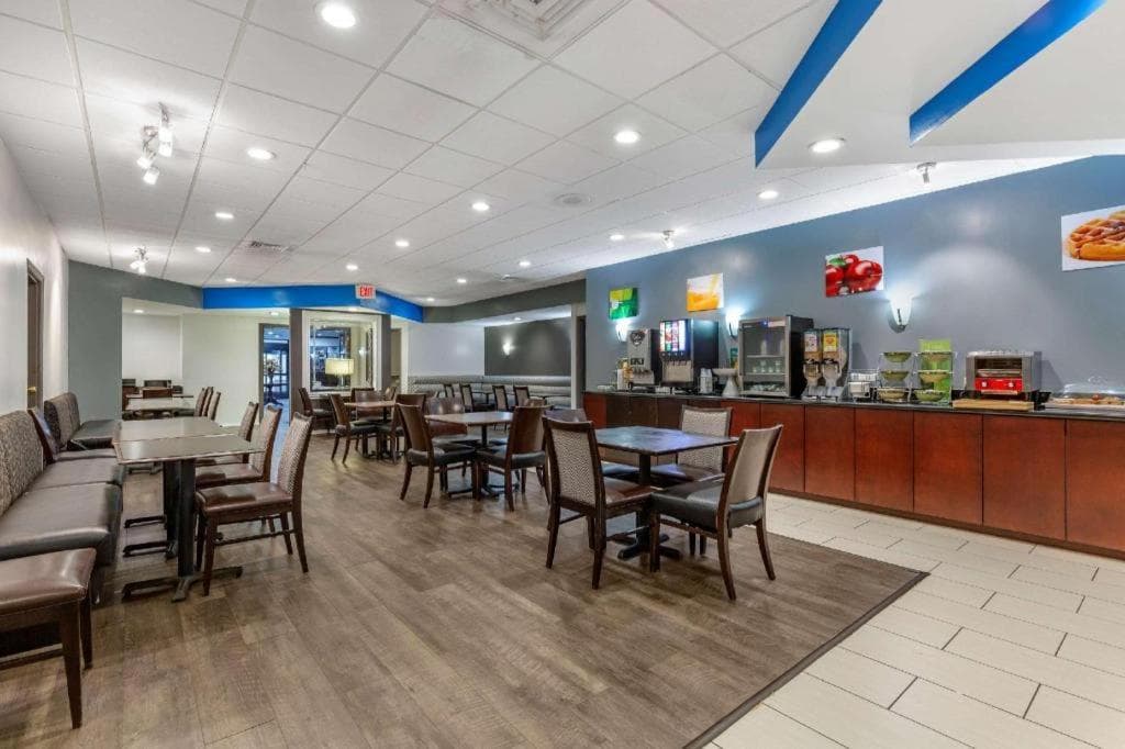 Quality Inn property views in Baltimore, MD — gallery photo 3
