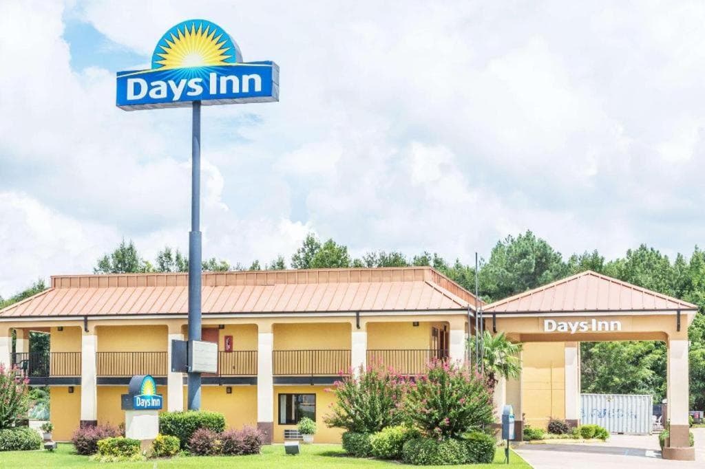 Days Inn by Wyndham Rayville featured exterior or lobby in Rayville, LA — similar hotel