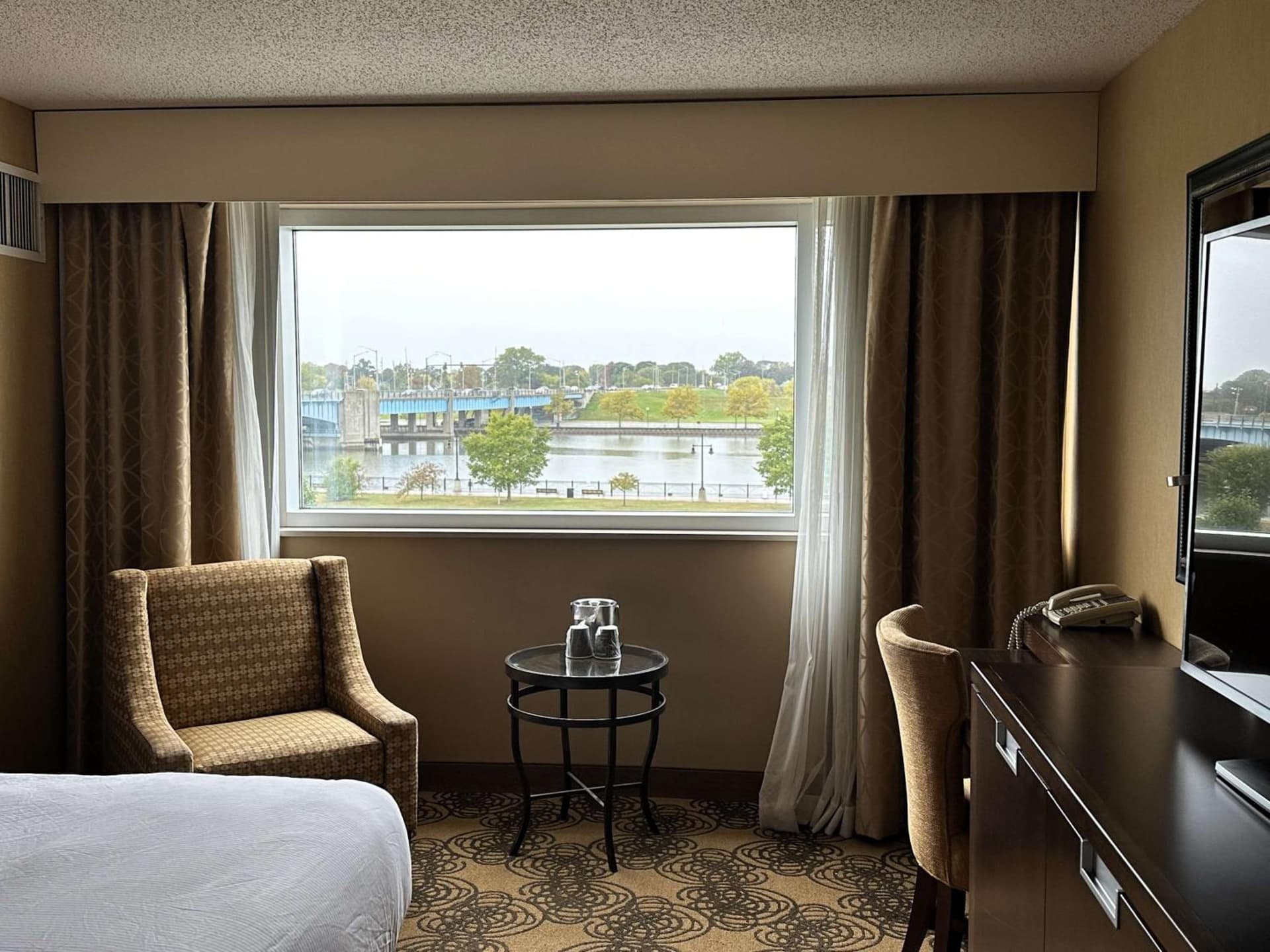 DoubleTree by Hilton Bay City - Riverfront gallery photo in Bay City, MI — image 25