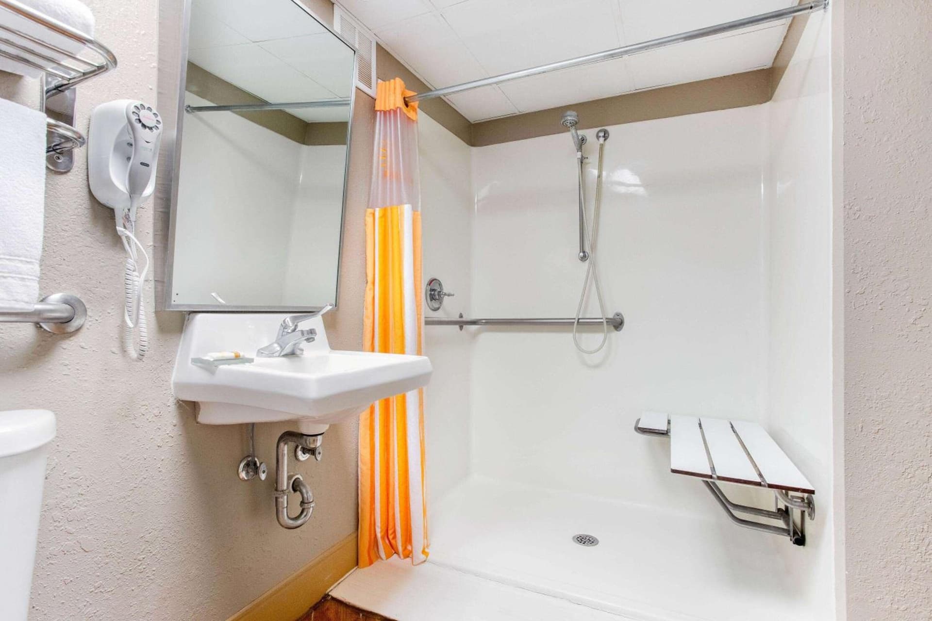 La Quinta by Wyndham Indianapolis South gallery photo in Indianapolis, IN — image 29