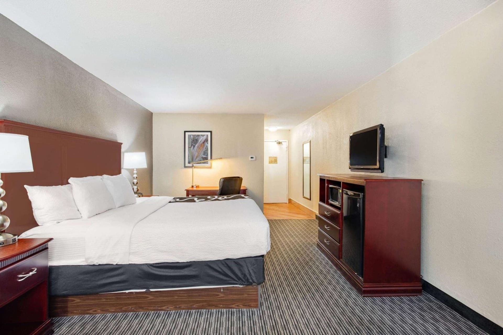 La Quinta by Wyndham Indianapolis South interior in Indianapolis, IN — gallery photo 2