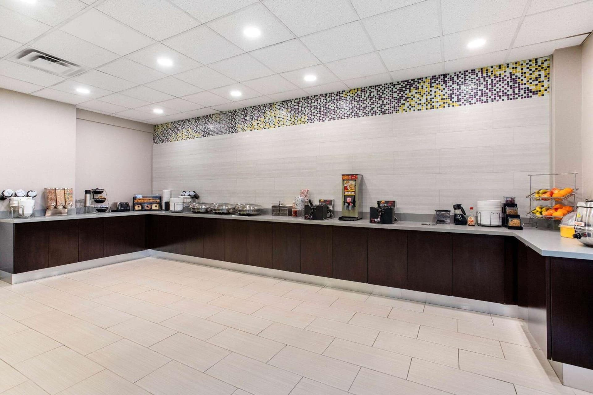 La Quinta by Wyndham Indianapolis South gallery photo in Indianapolis, IN — image 65