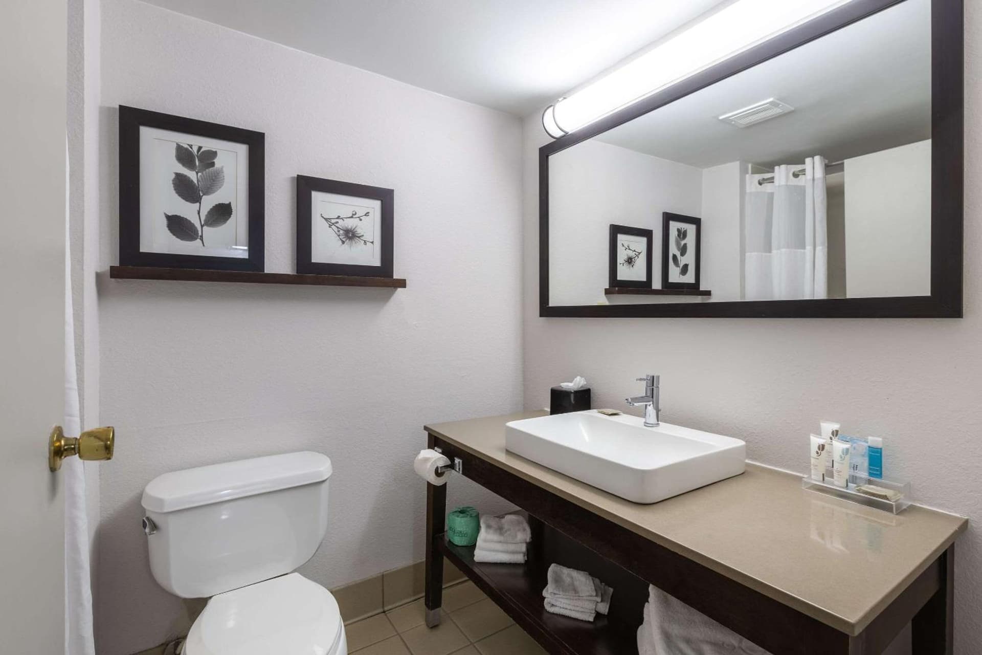 Country Inn & Suites by Radisson, Lake Norman Huntersville, NC gallery photo in Huntersville, NC — image 60