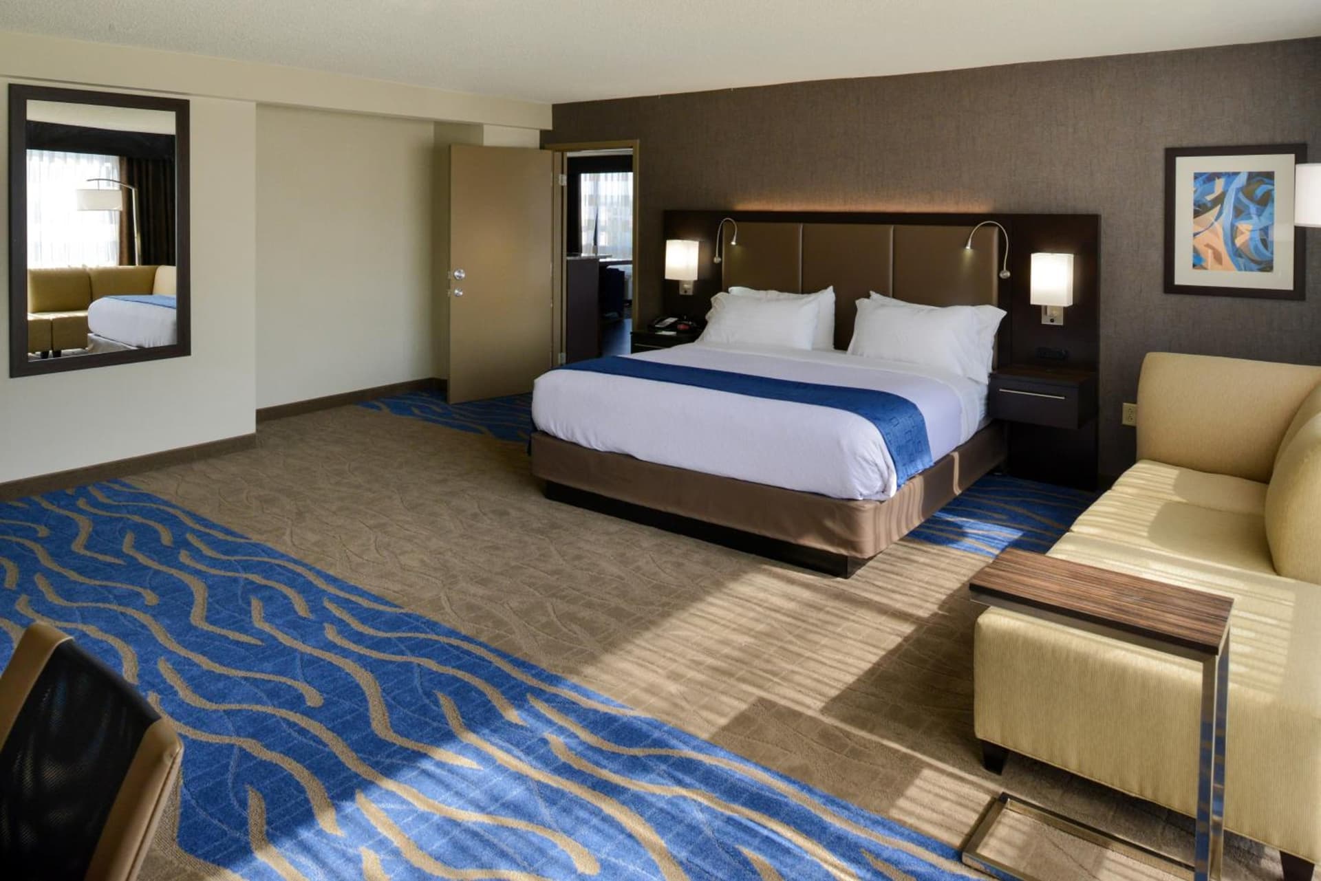 Radisson Hotel St Louis Downtown Convention Center property views in Saint Louis, MO — gallery photo 3