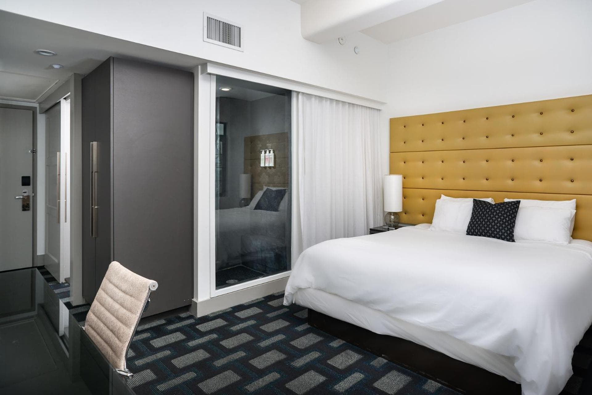 Padre Hotel interior in Bakersfield, CA — gallery photo 2