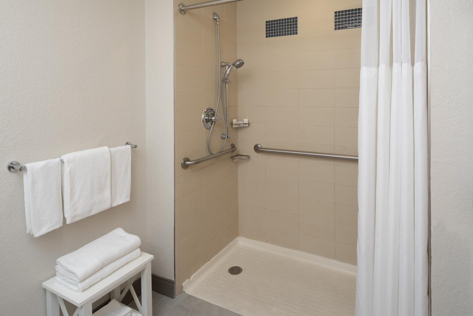 Holiday Inn Express Miami Airport-Blue Lagoon Area by IHG gallery photo in Miami, FL — image 24