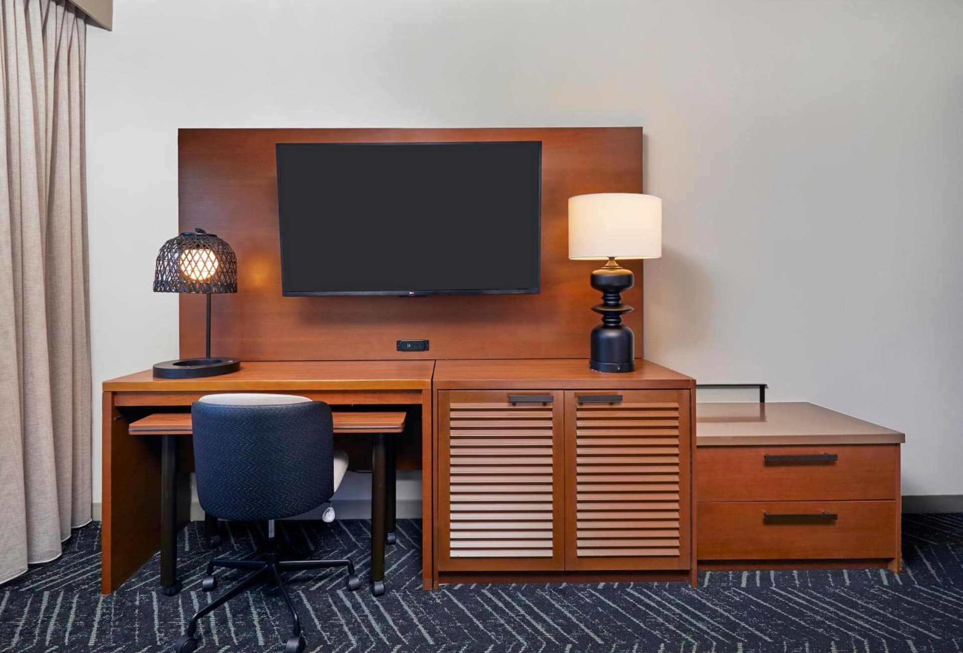 Courtyard by Marriott Oahu North Shore - No Resort Fee interior in Laie, HI — gallery photo 2