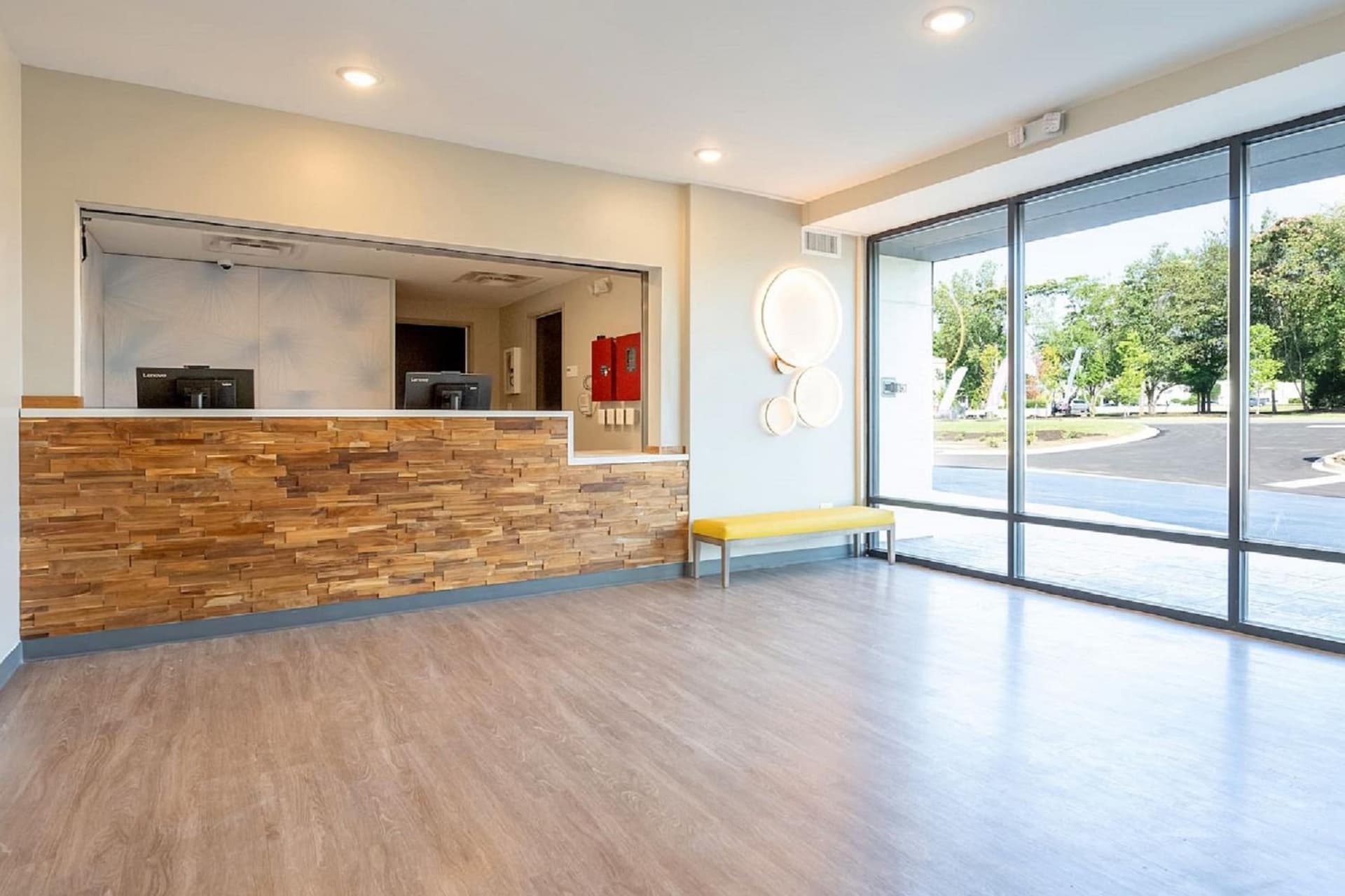 ECHO Suites Extended Stay by Wyndham Spartanburg gallery photo in Spartanburg, SC — image 10