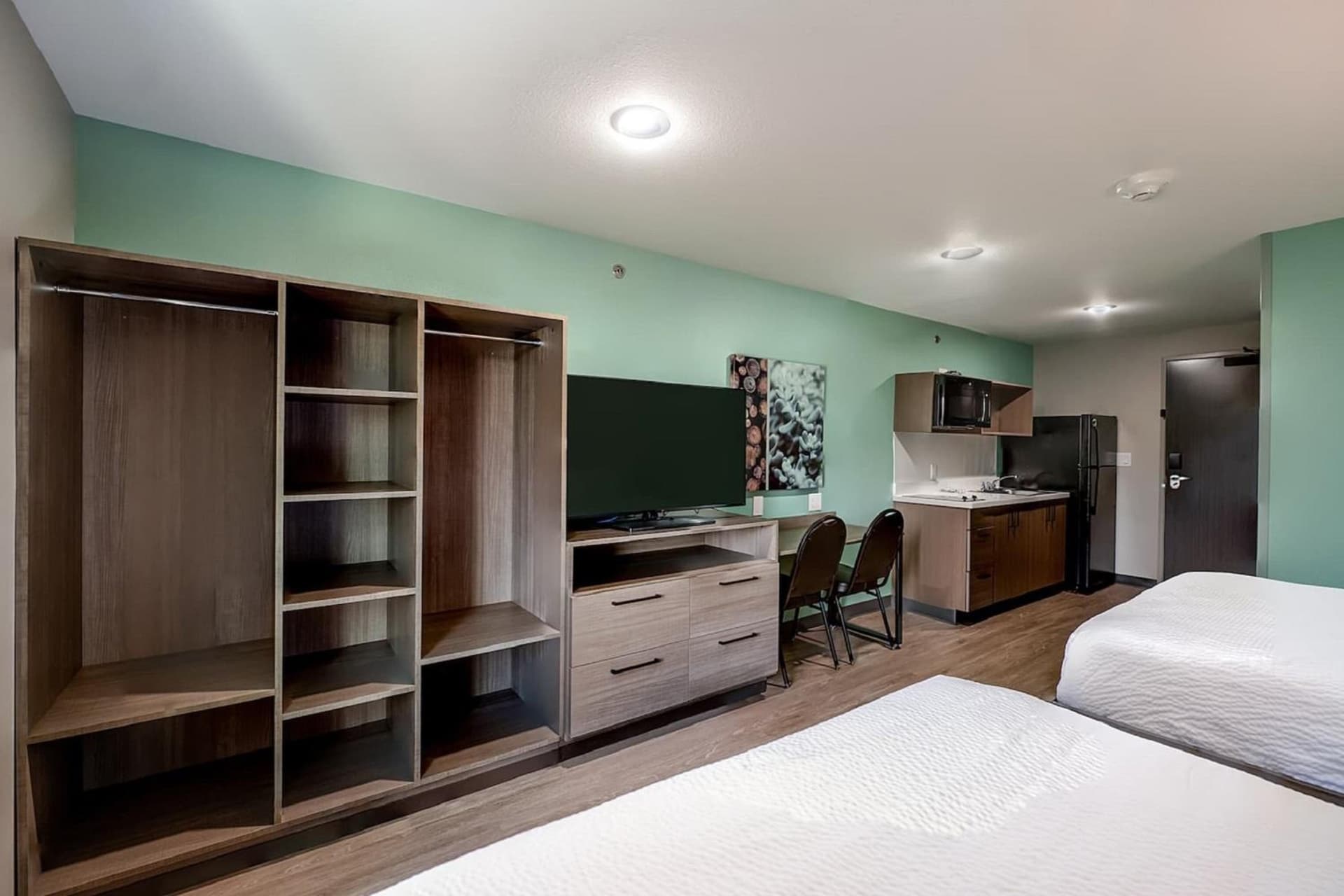 ECHO Suites Extended Stay by Wyndham Spartanburg gallery photo in Spartanburg, SC — image 6