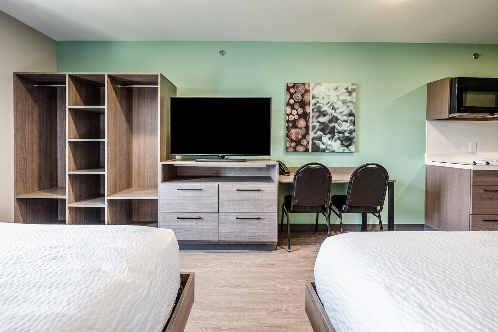 ECHO Suites Extended Stay by Wyndham Spartanburg gallery photo in Spartanburg, SC — image 23