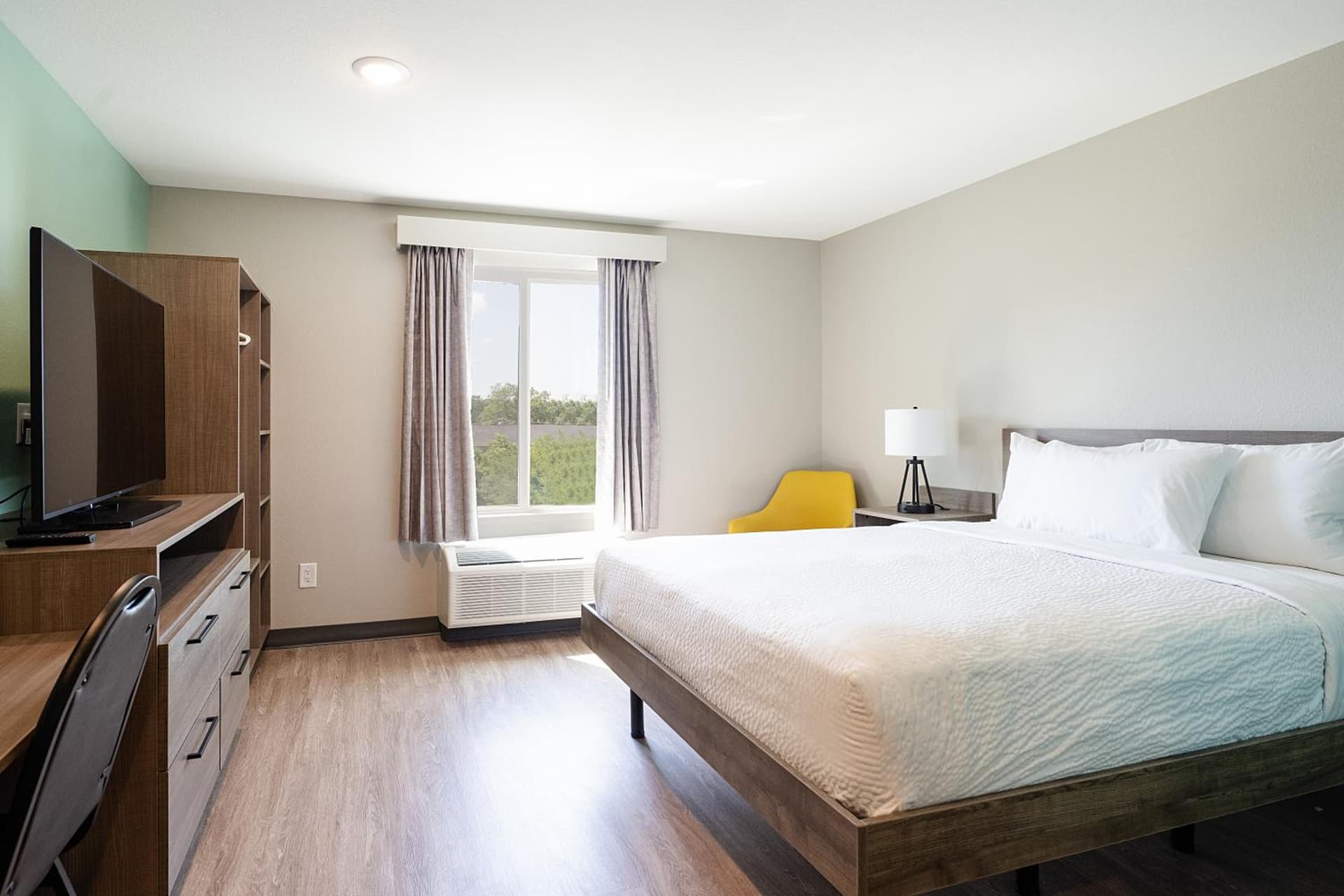 ECHO Suites Extended Stay by Wyndham Spartanburg gallery photo in Spartanburg, SC — image 7
