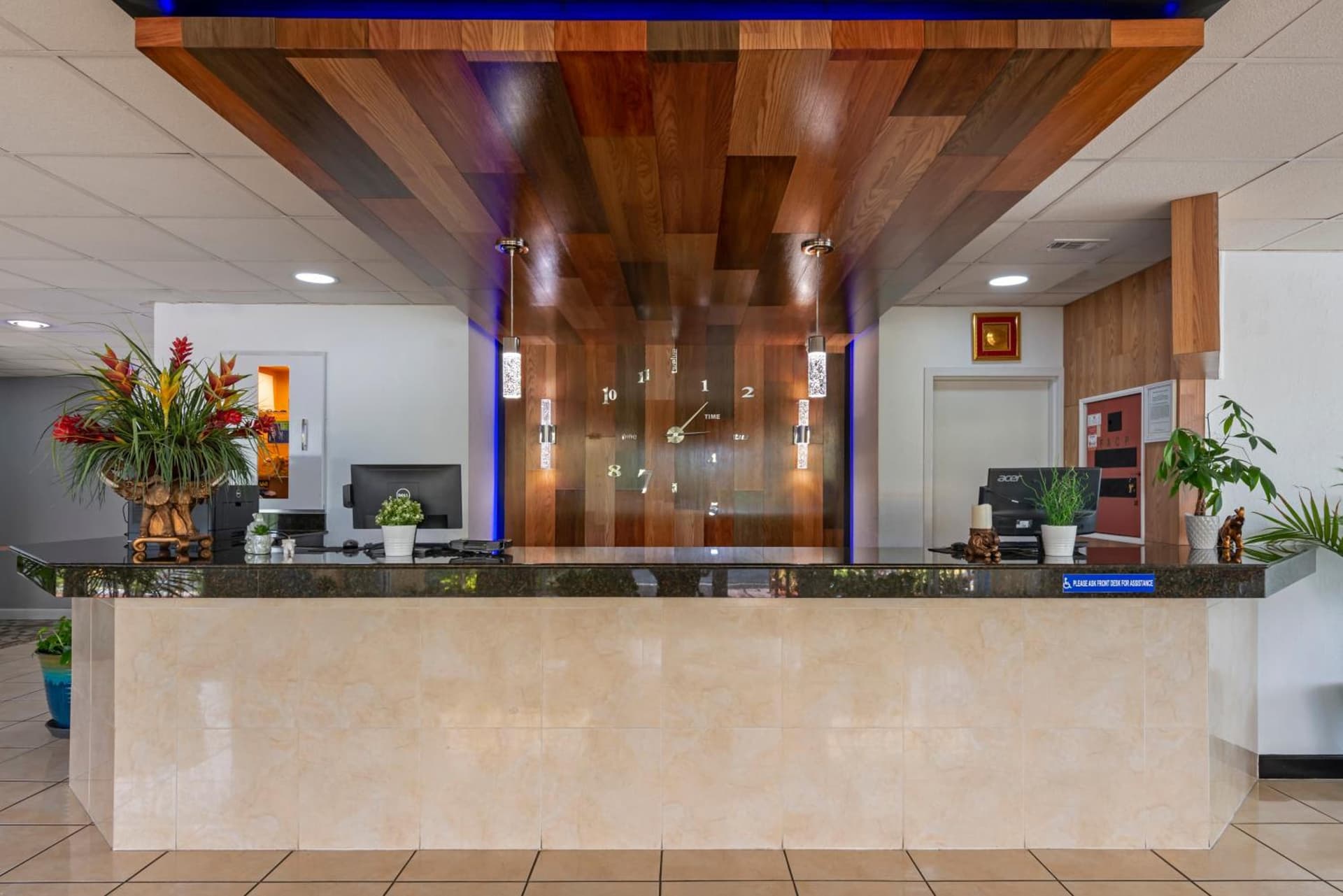 Rodeway Inn Clermont North interior in Clermont, FL — gallery photo 2