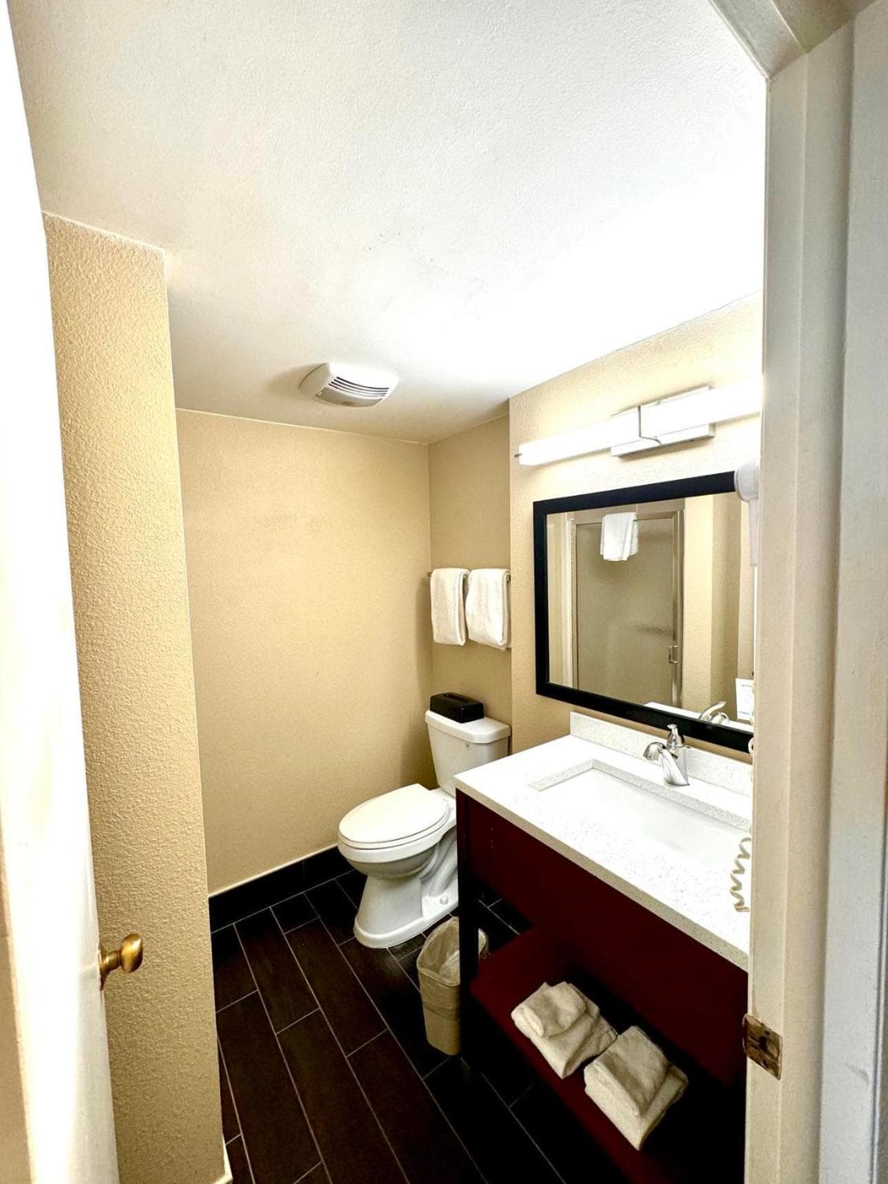 Super 8 by Wyndham Frederick gallery photo in Frederick, MD — image 19