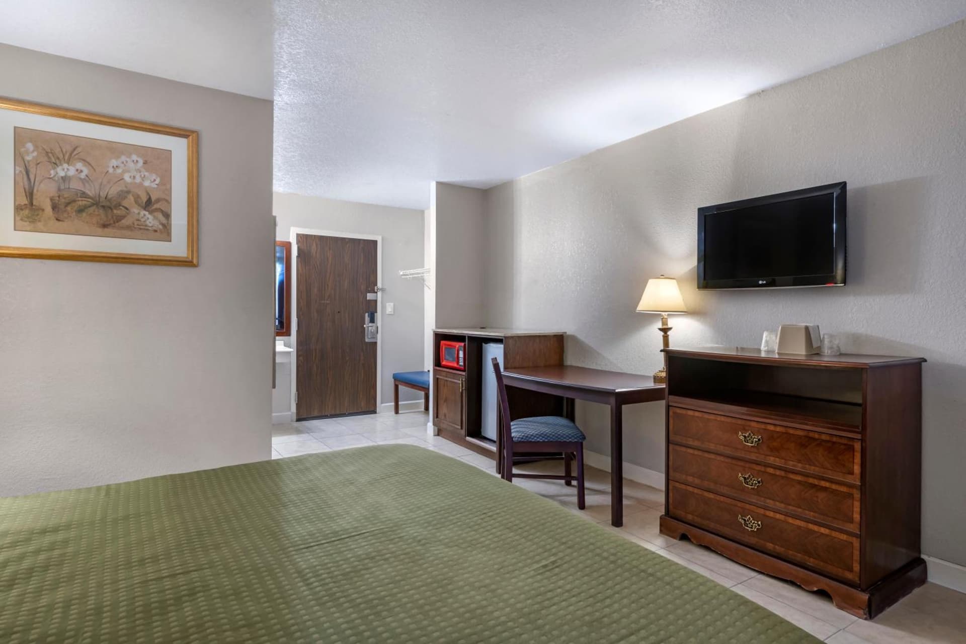 Rodeway Inn Clermont North property views in Clermont, FL — gallery photo 3