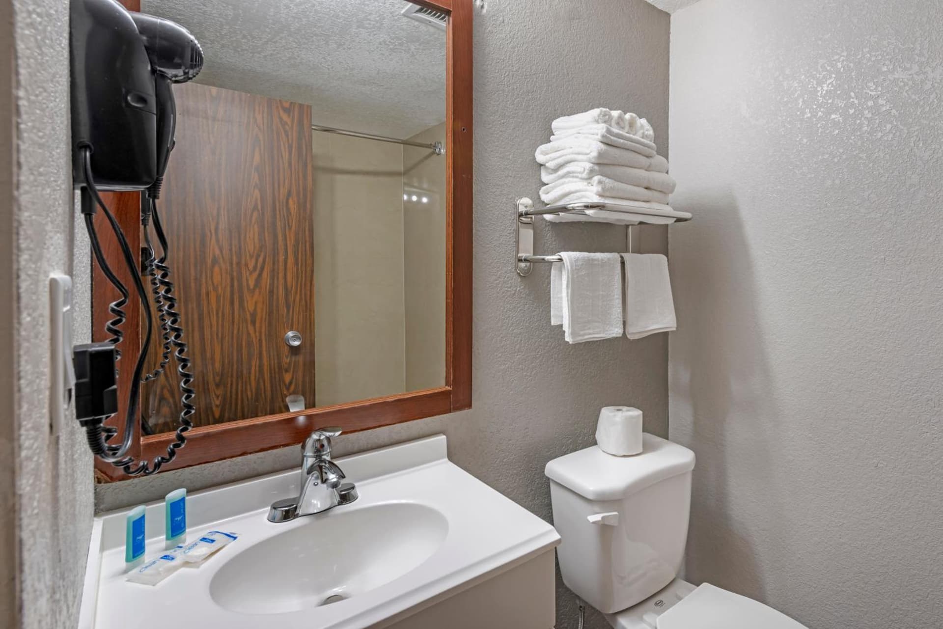 Rodeway Inn Clermont North gallery photo in Clermont, FL — image 7