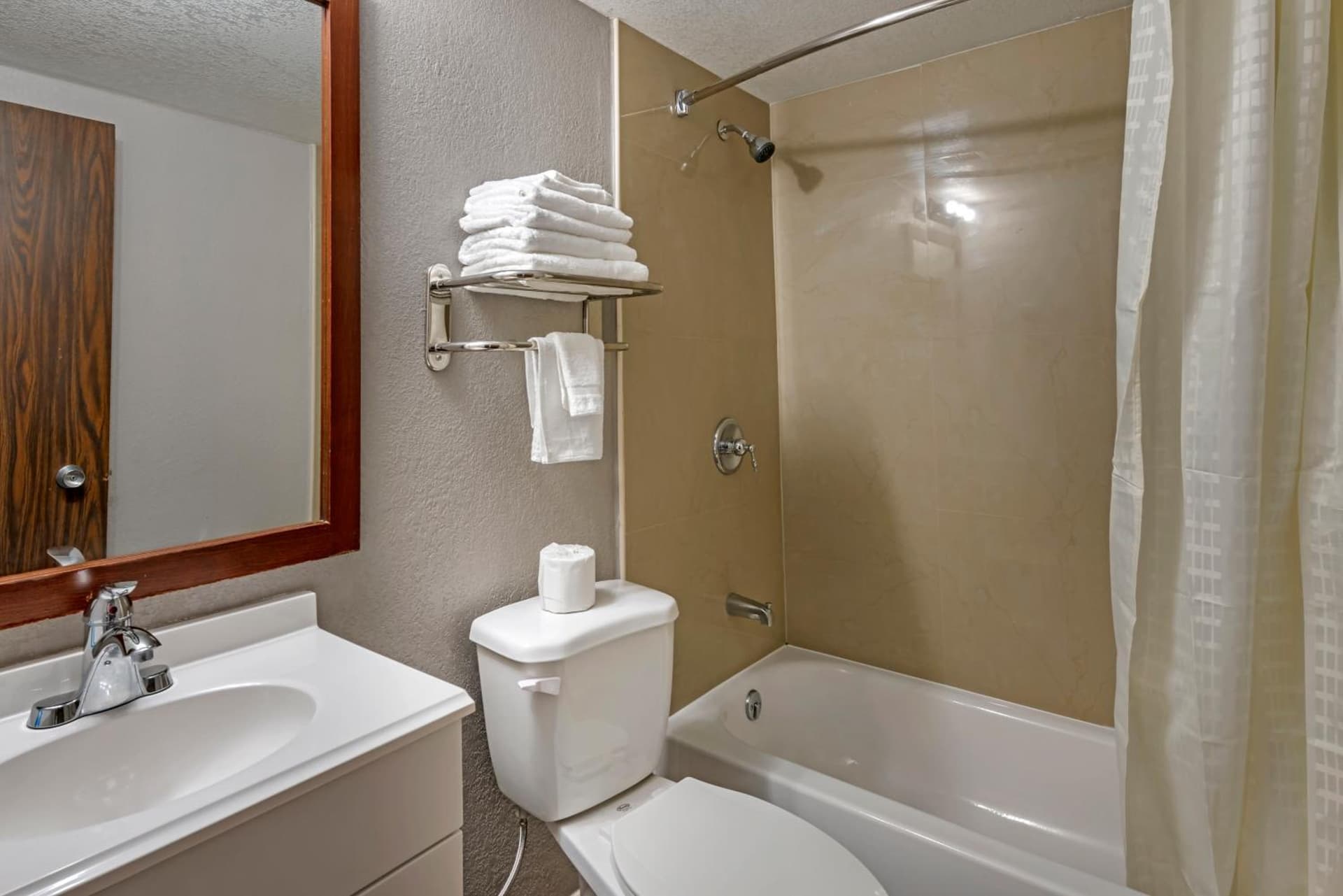 Rodeway Inn Clermont North gallery photo in Clermont, FL — image 21