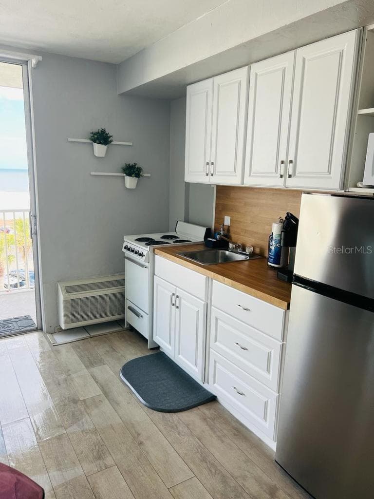 Oceanfront Oasis property views in Daytona Beach, FL — gallery photo 3