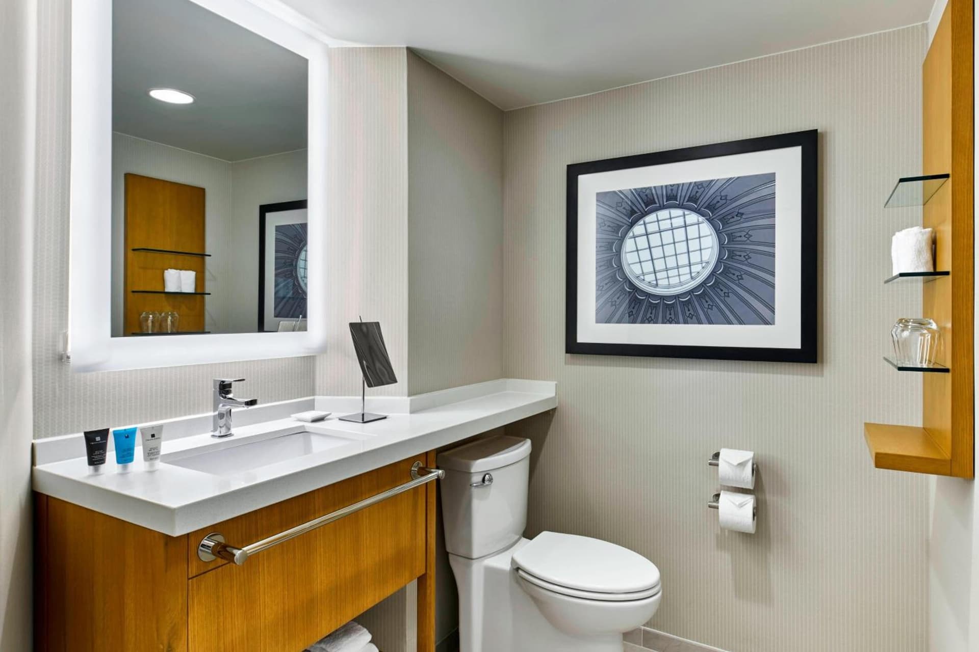 Delta Hotels by Marriott Richmond Downtown gallery photo in Richmond, VA — image 17