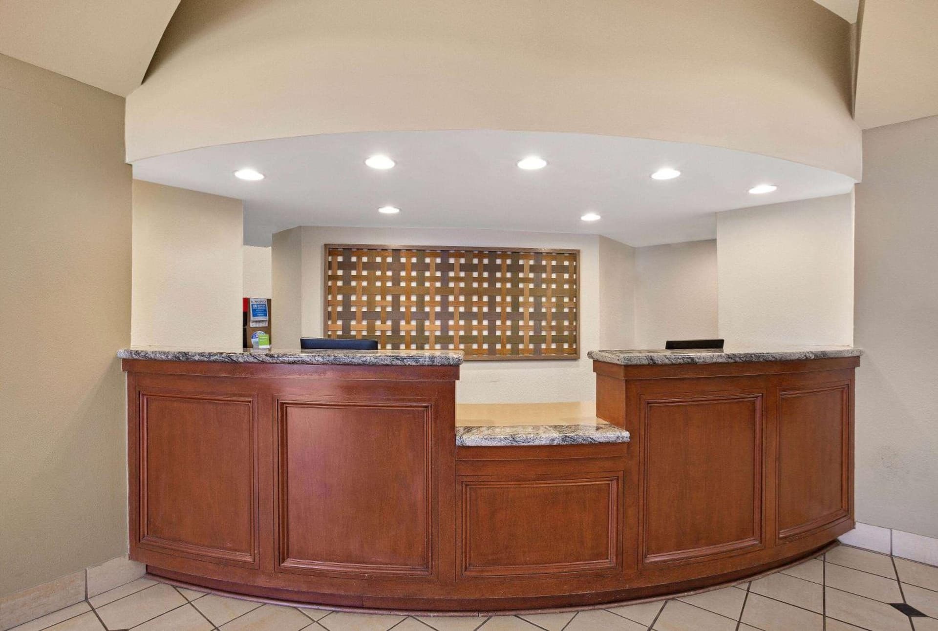 La Quinta by Wyndham New Haven gallery photo in New Haven, CT — image 16