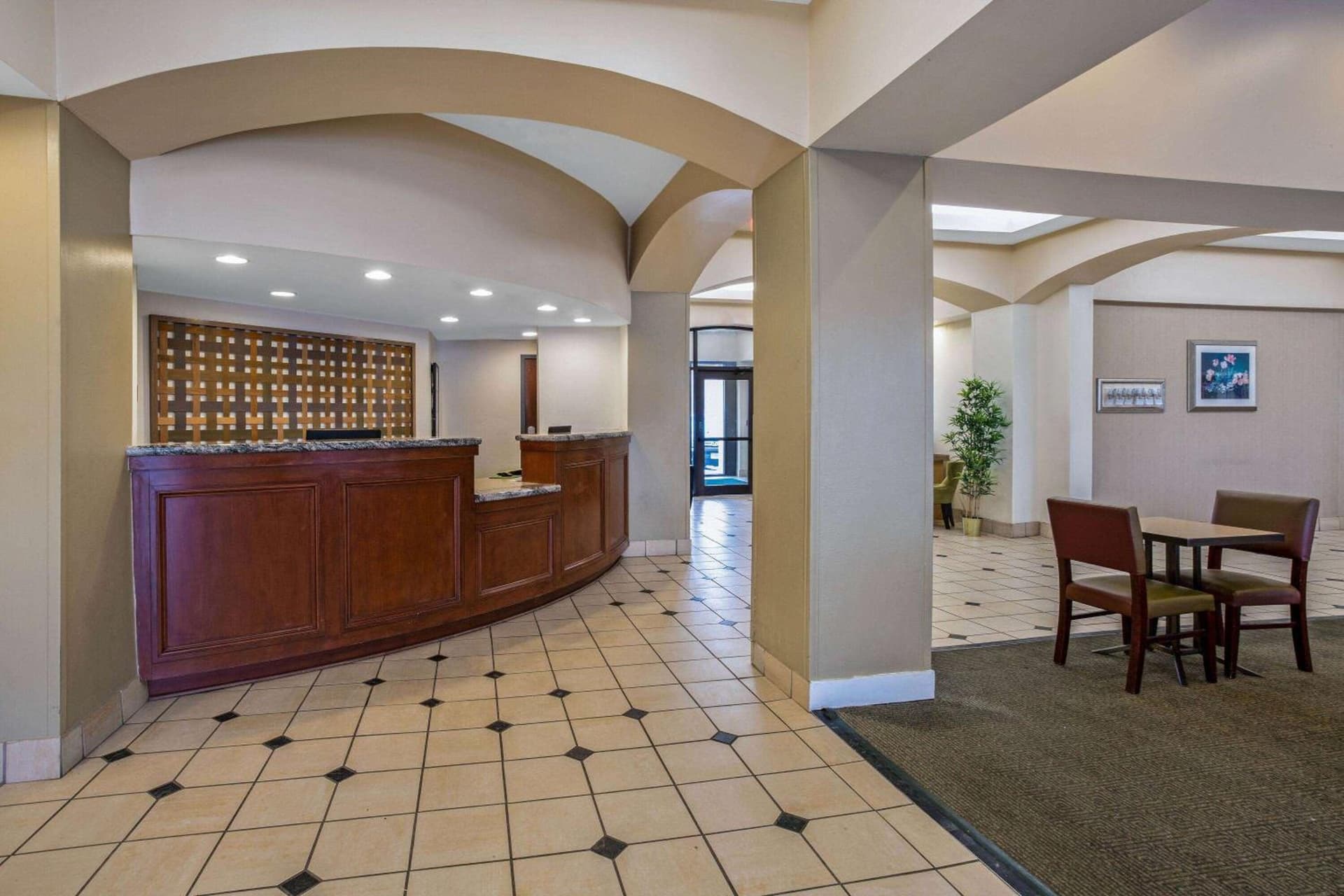 La Quinta by Wyndham New Haven gallery photo in New Haven, CT — image 21