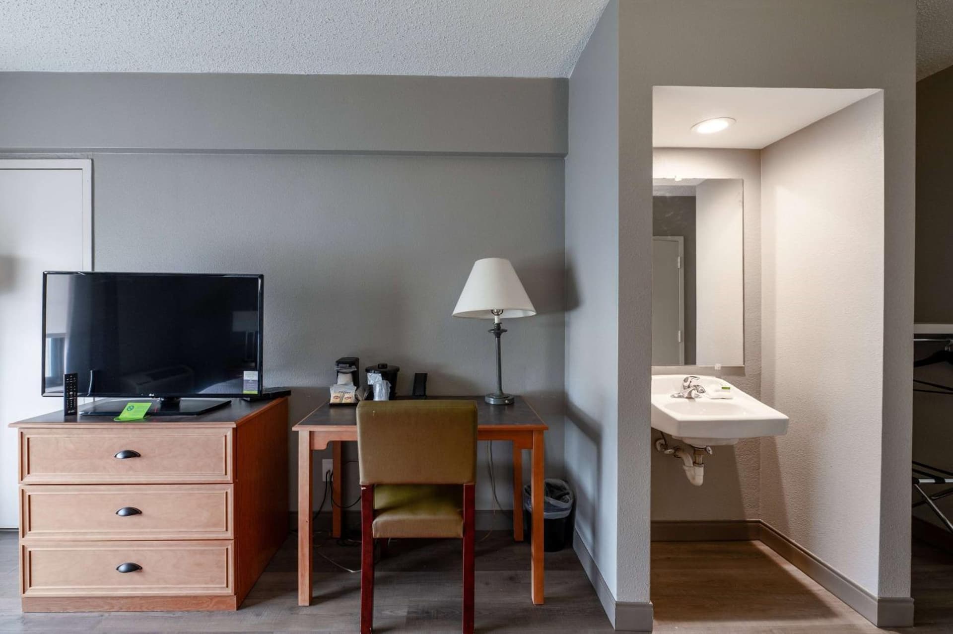 La Quinta by Wyndham New Haven gallery photo in New Haven, CT — image 5