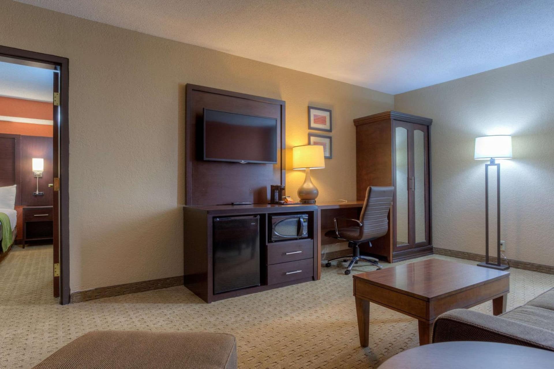 Comfort Inn & Suites Evansville Airport gallery photo in Evansville, IN — image 24