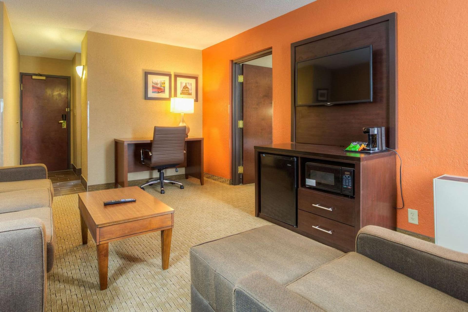 Comfort Inn & Suites Evansville Airport gallery photo in Evansville, IN — image 8