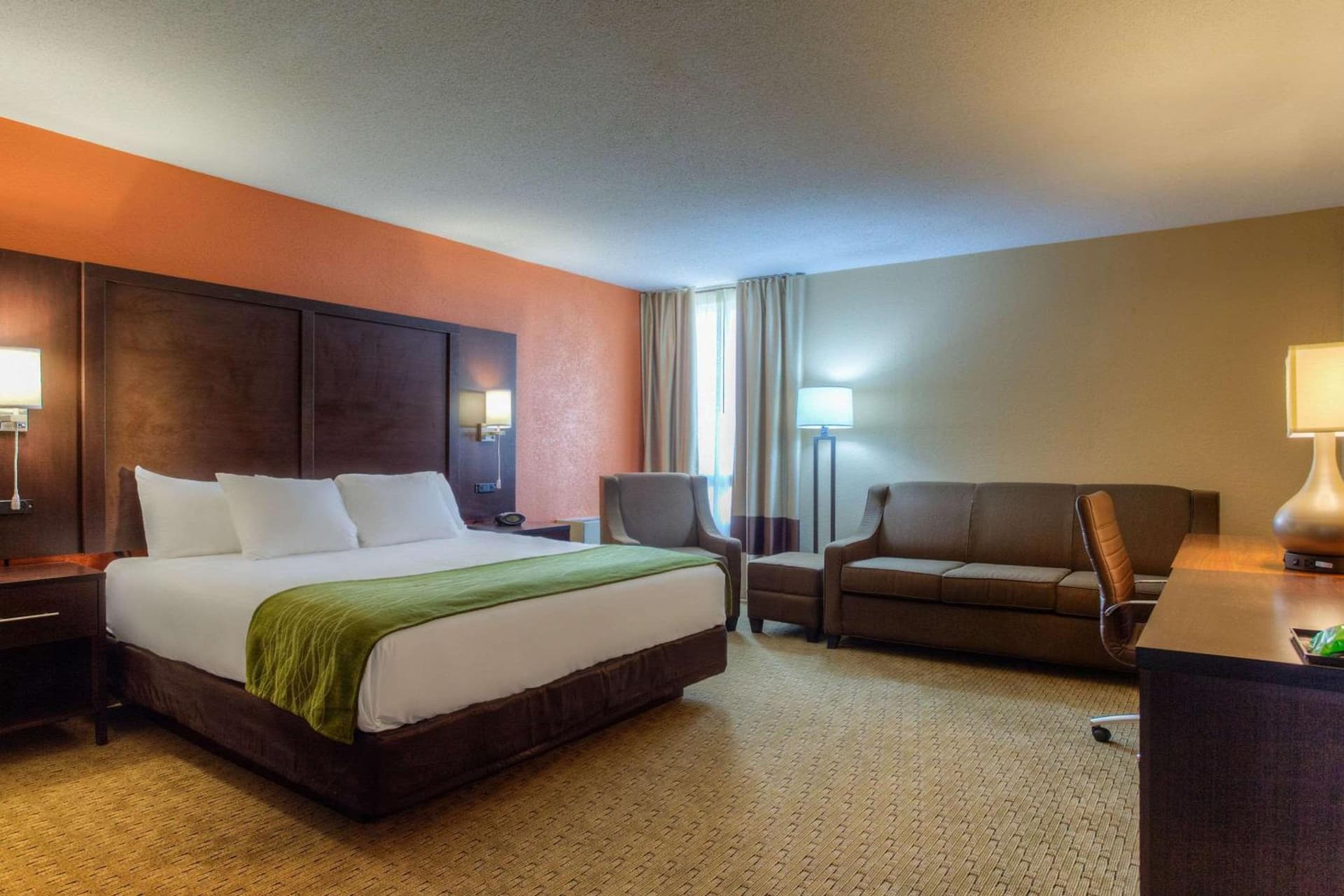 Comfort Inn & Suites Evansville Airport property views in Evansville, IN — gallery photo 3