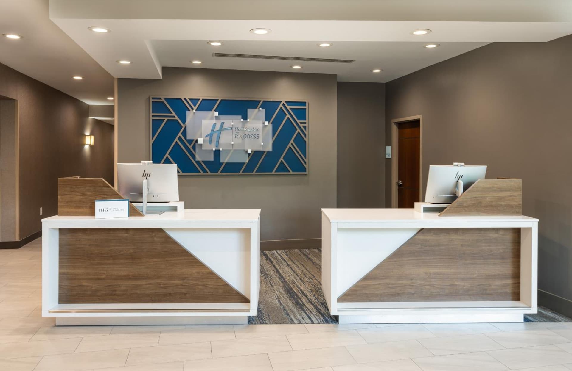 Holiday Inn Express Miami Airport-Blue Lagoon Area by IHG property views in Miami, FL — gallery photo 3