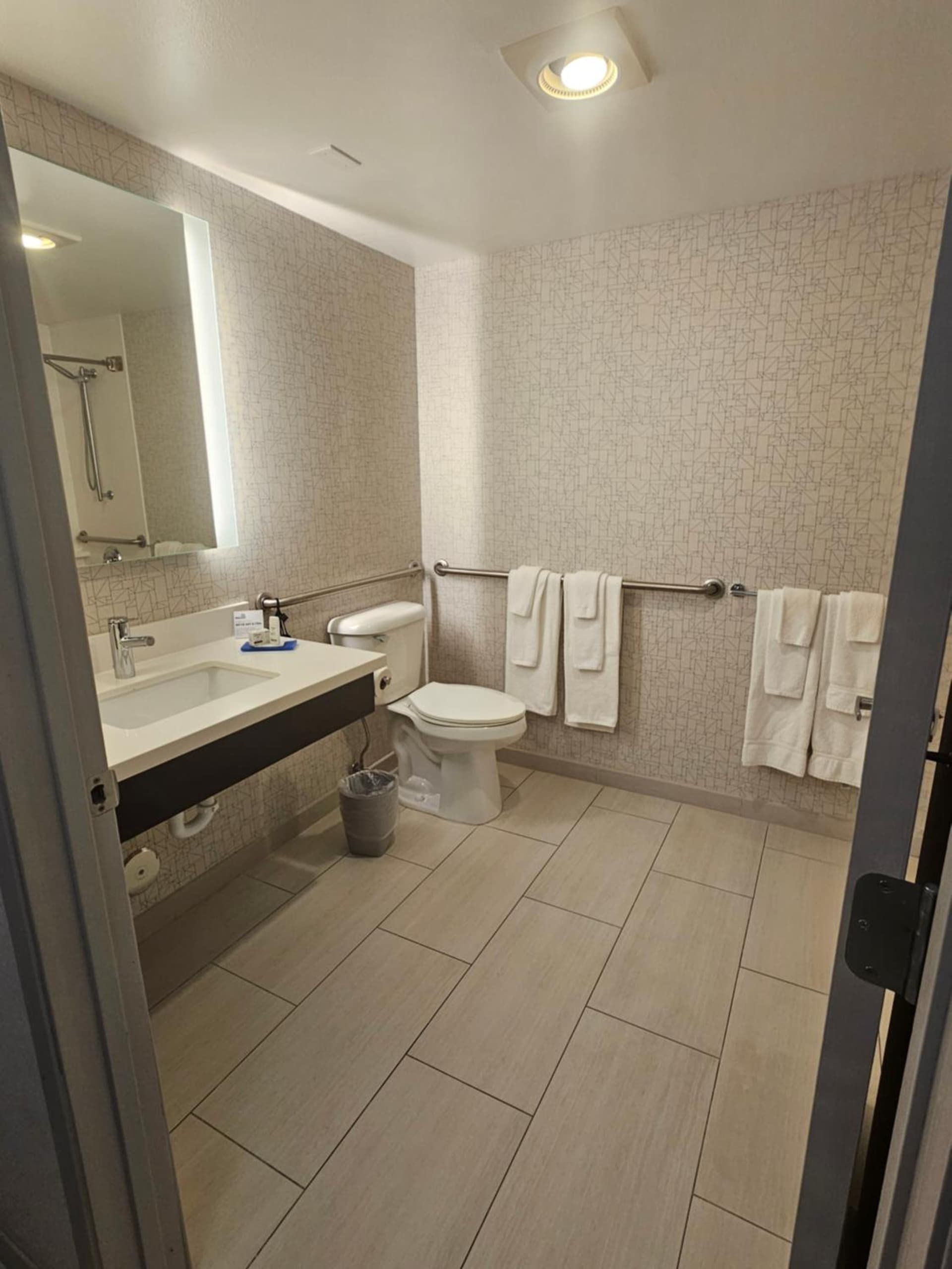 Holiday Inn Express Hotels & Suites Burlington by IHG gallery photo in Burlington, WA — image 46