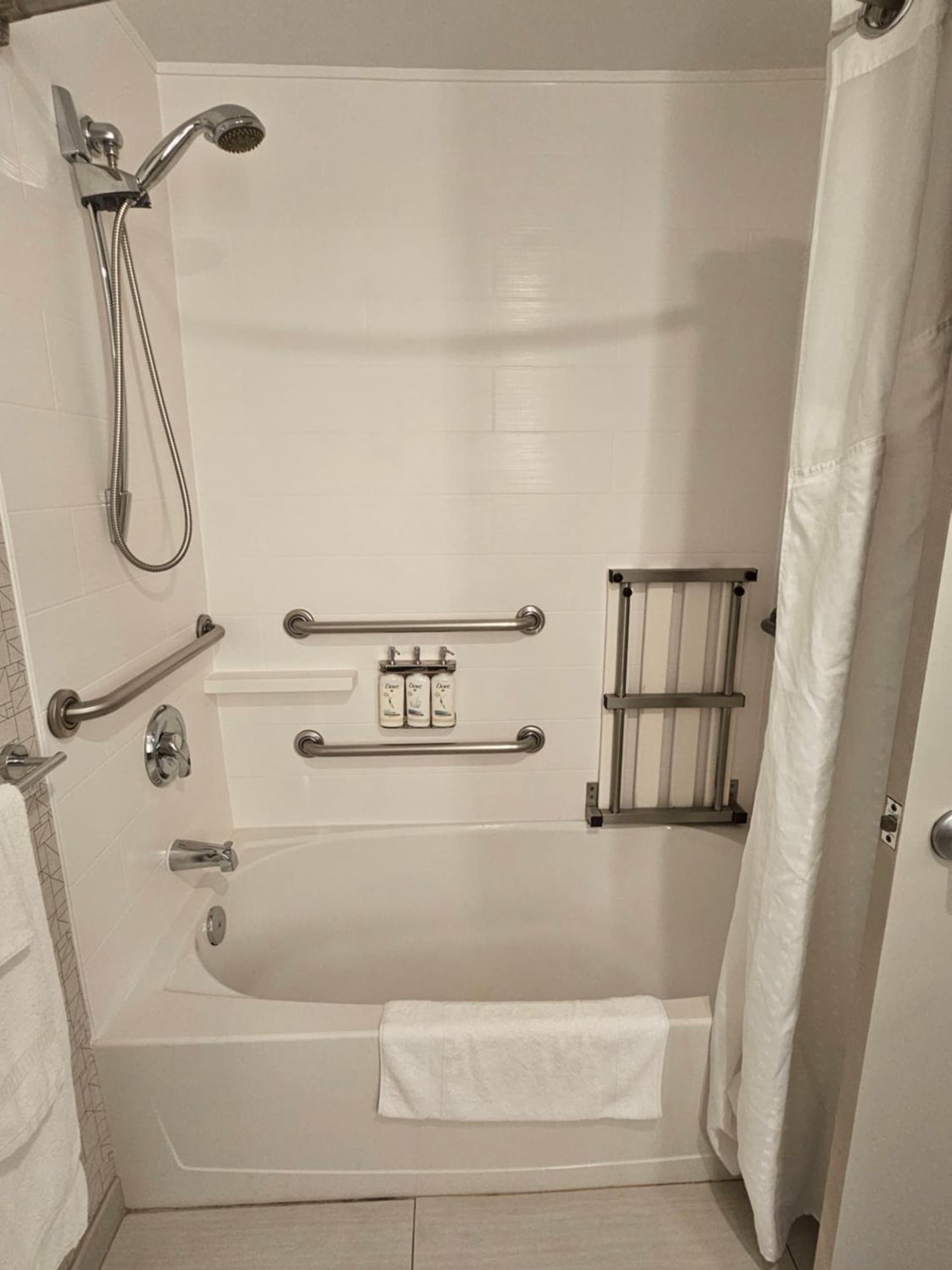 Holiday Inn Express Hotels & Suites Burlington by IHG gallery photo in Burlington, WA — image 37