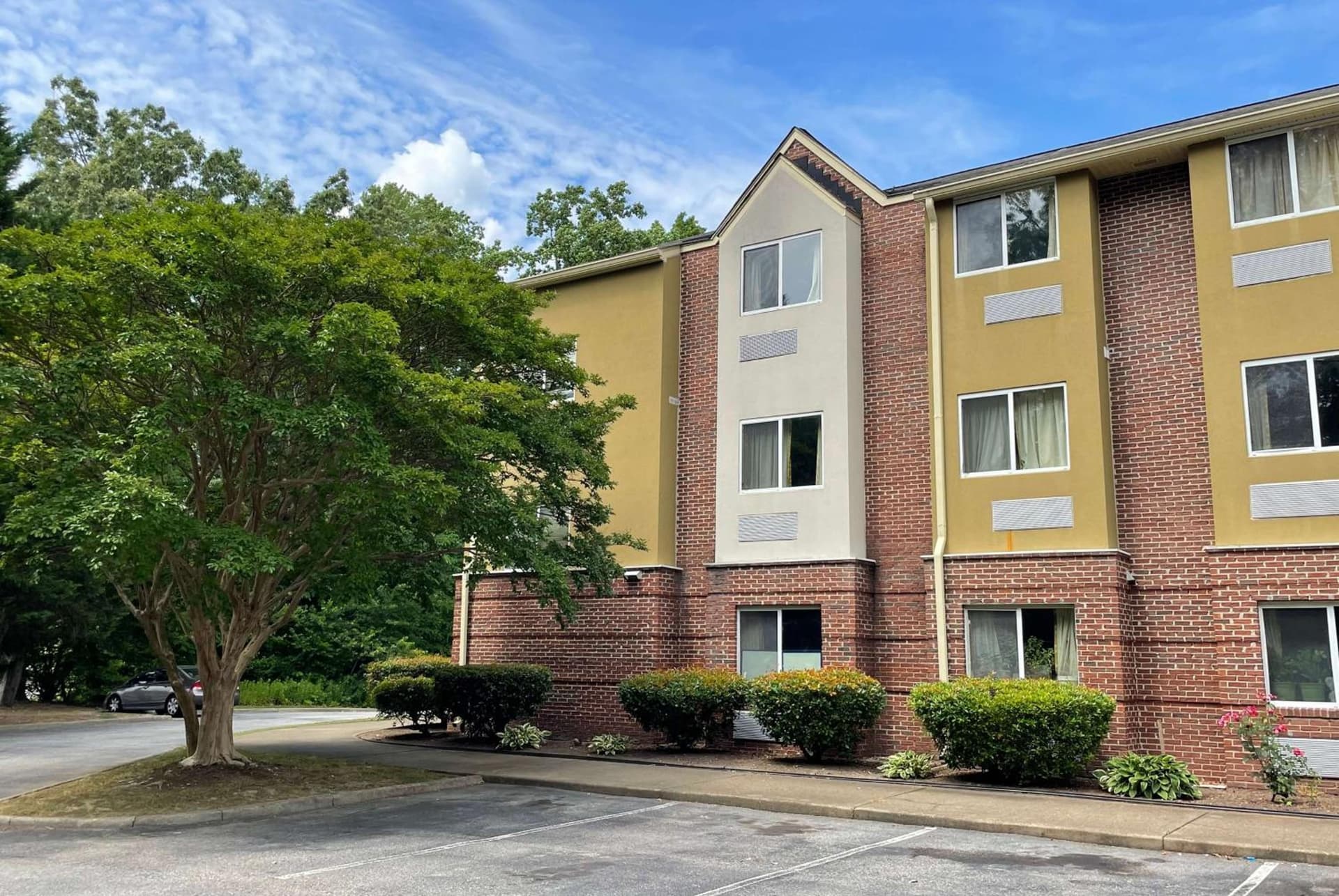 Microtel Inn & Suites Newport News interior in Newport News, VA — gallery photo 2