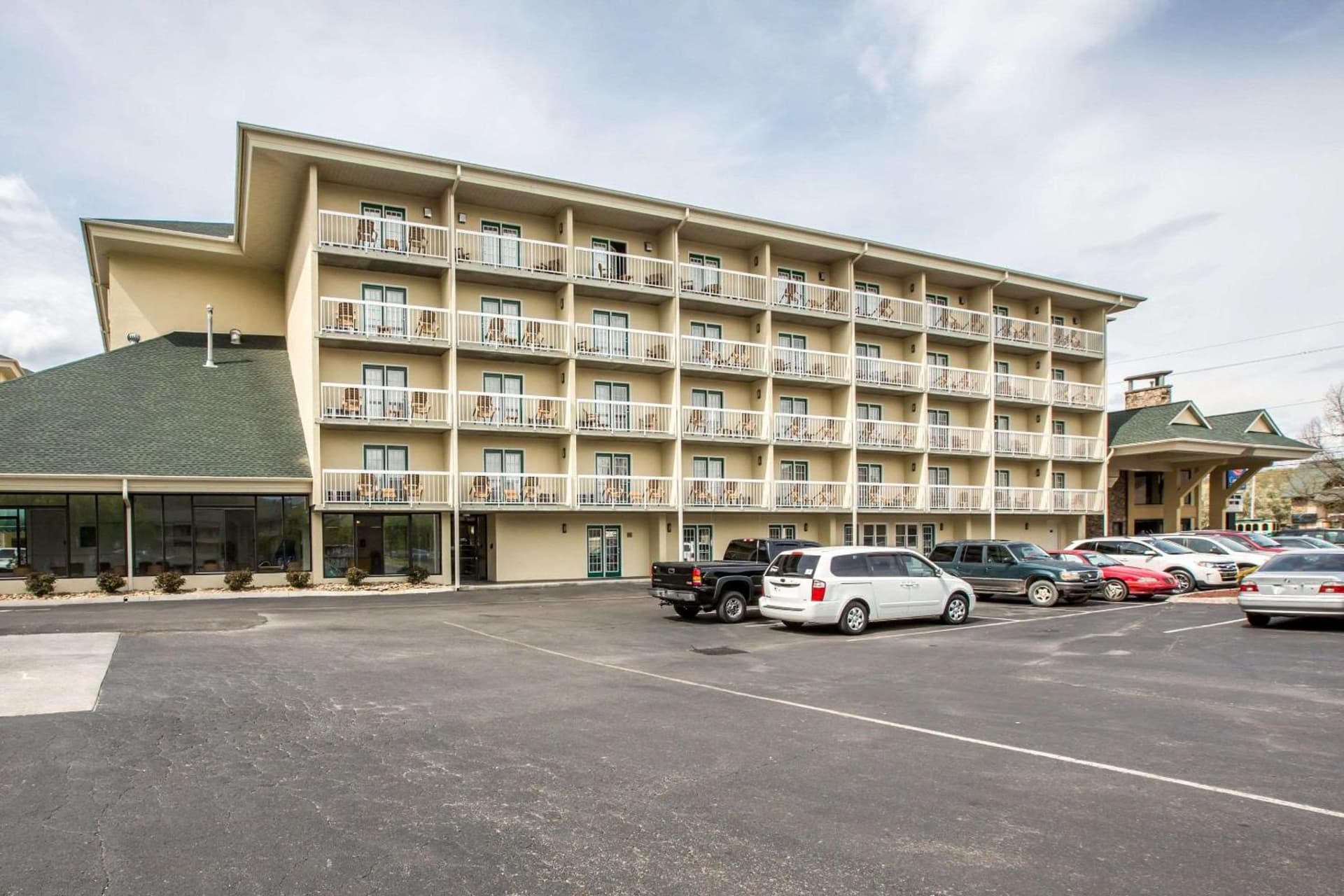 Comfort Inn & Suites at Dollywood Lane interior in Pigeon Forge, TN — gallery photo 2