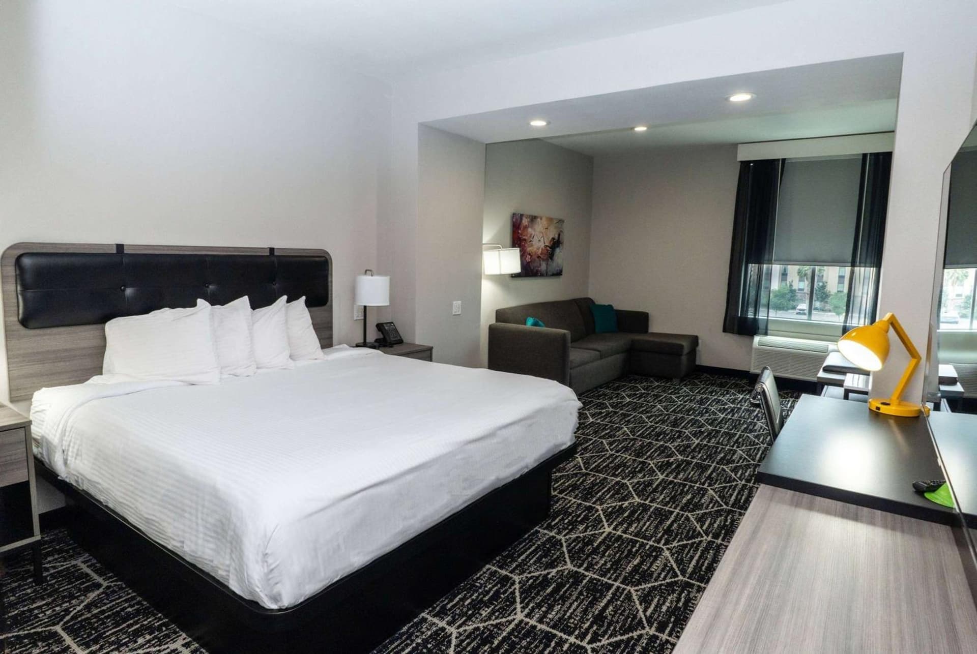 La Quinta Inn & Suites by Wyndham Corpus Christi Southeast gallery photo in Corpus Christi, TX — image 30