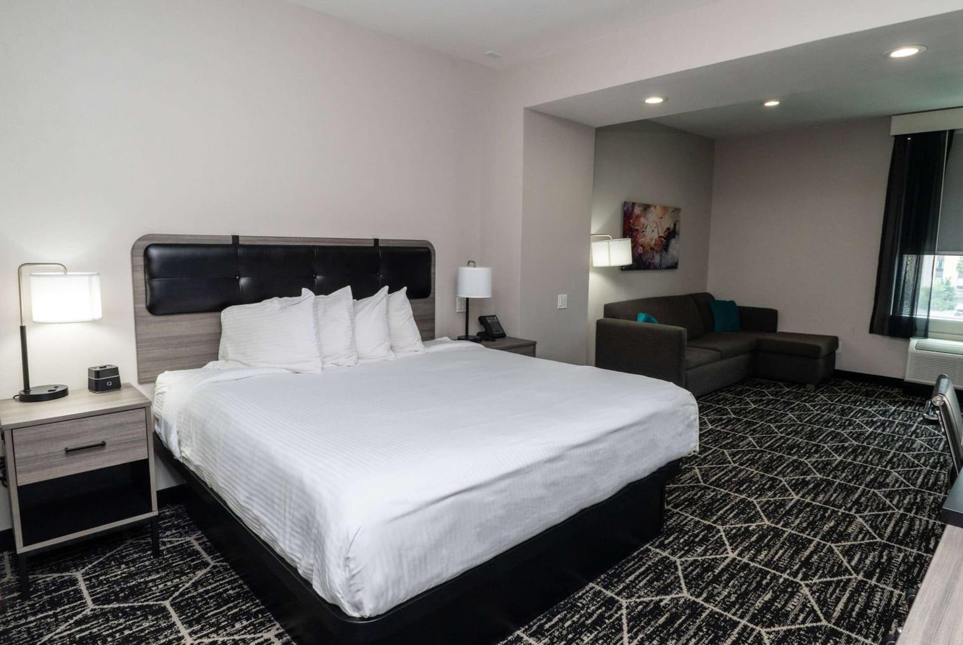 La Quinta Inn & Suites by Wyndham Corpus Christi Southeast gallery photo in Corpus Christi, TX — image 12