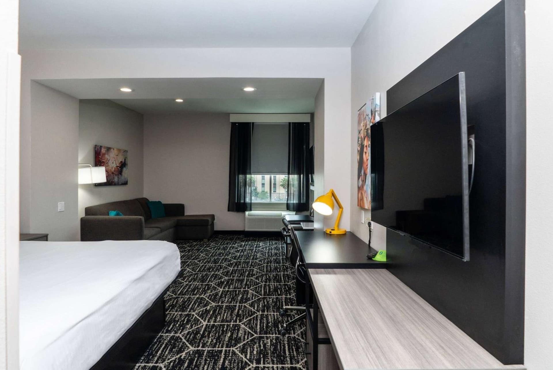La Quinta Inn & Suites by Wyndham Corpus Christi Southeast gallery photo in Corpus Christi, TX — image 51
