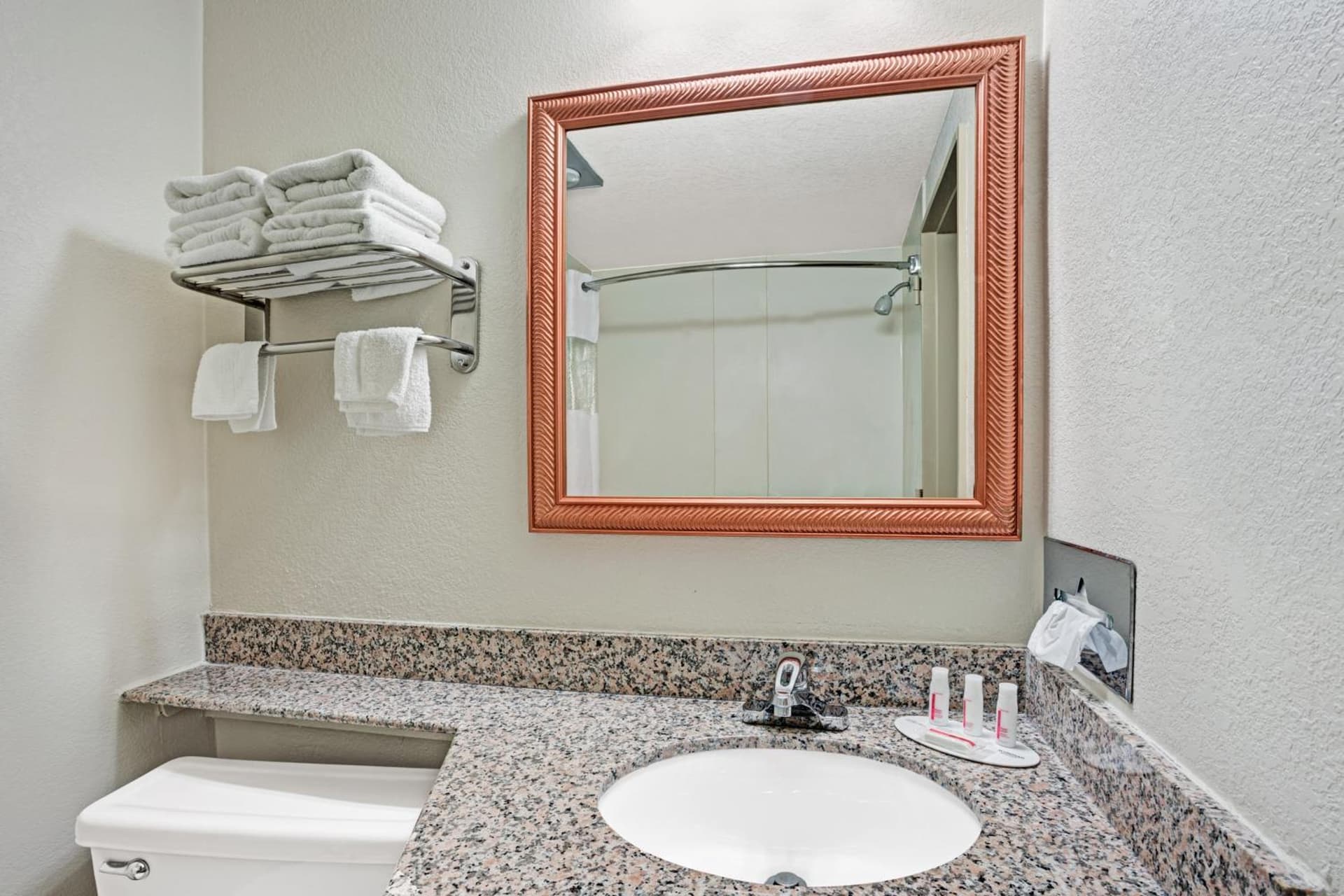 Travelodge by Wyndham Iowa City property views in Iowa City, IA — gallery photo 3