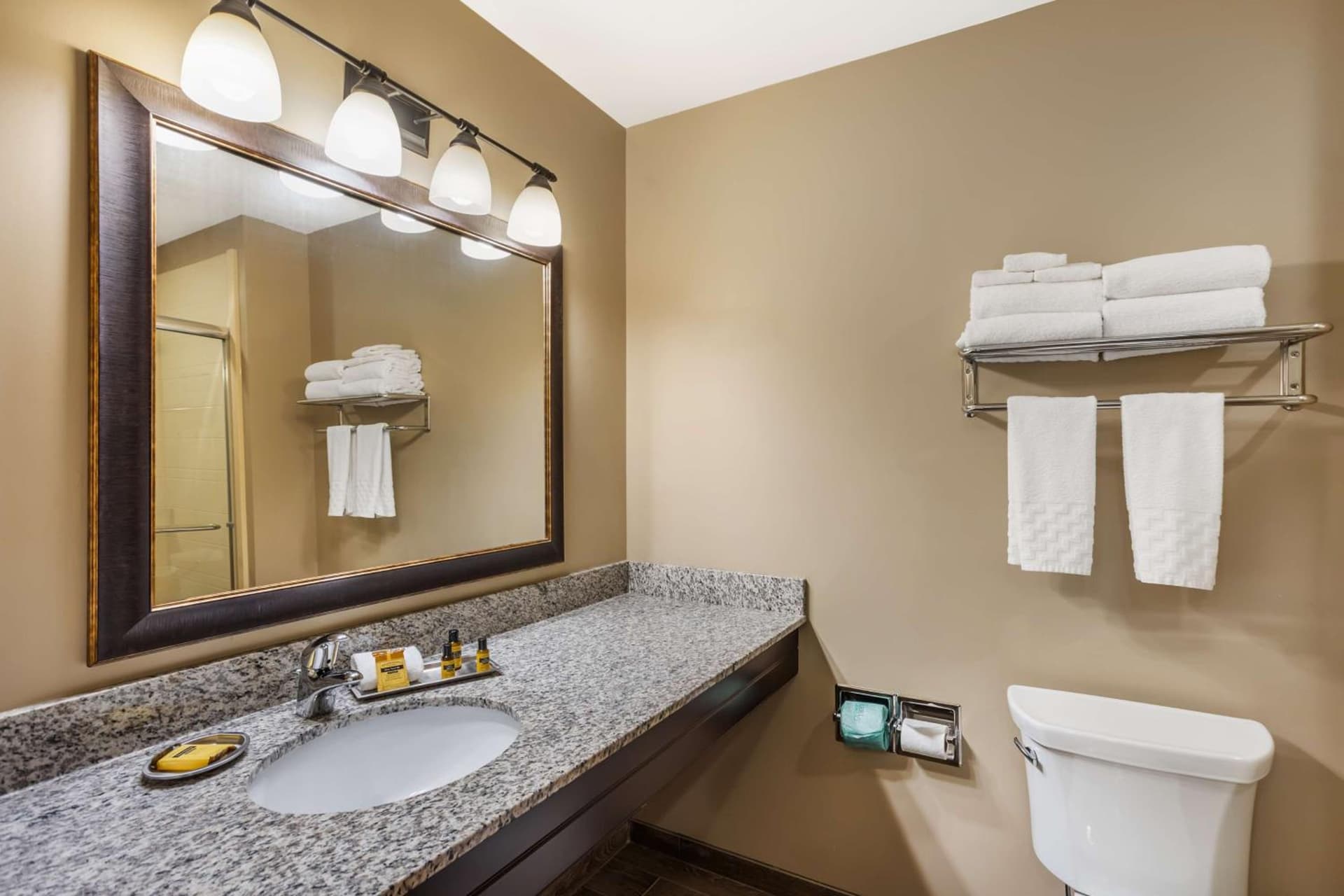 Best Western Plus Intercourse Village Inn gallery photo in Intercourse, PA — image 19