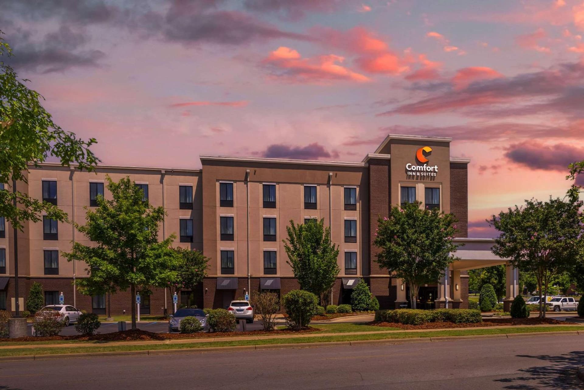 Comfort Inn & Suites At CrossPlex Village interior in Birmingham, AL — gallery photo 2