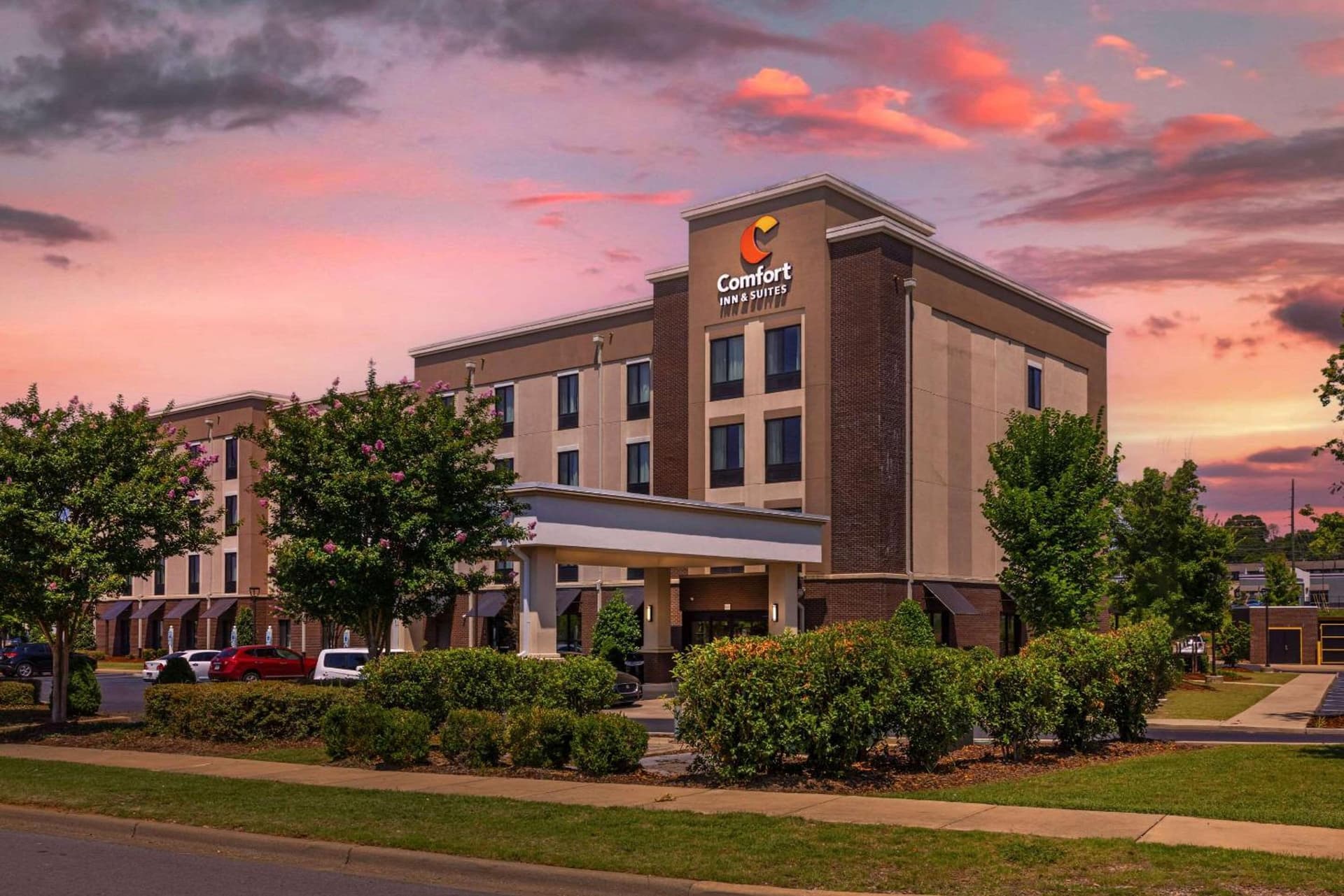 Comfort Inn & Suites At CrossPlex Village property views in Birmingham, AL — gallery photo 3