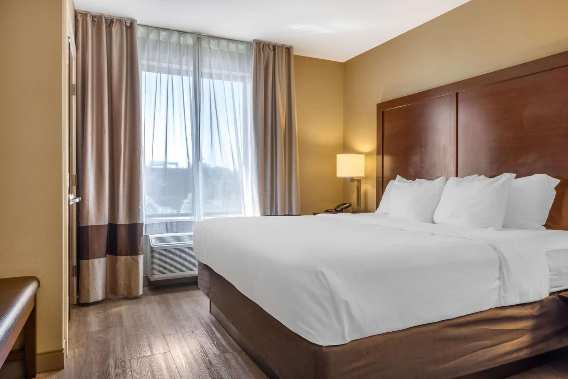 Comfort Inn & Suites At CrossPlex Village gallery photo in Birmingham, AL — image 38
