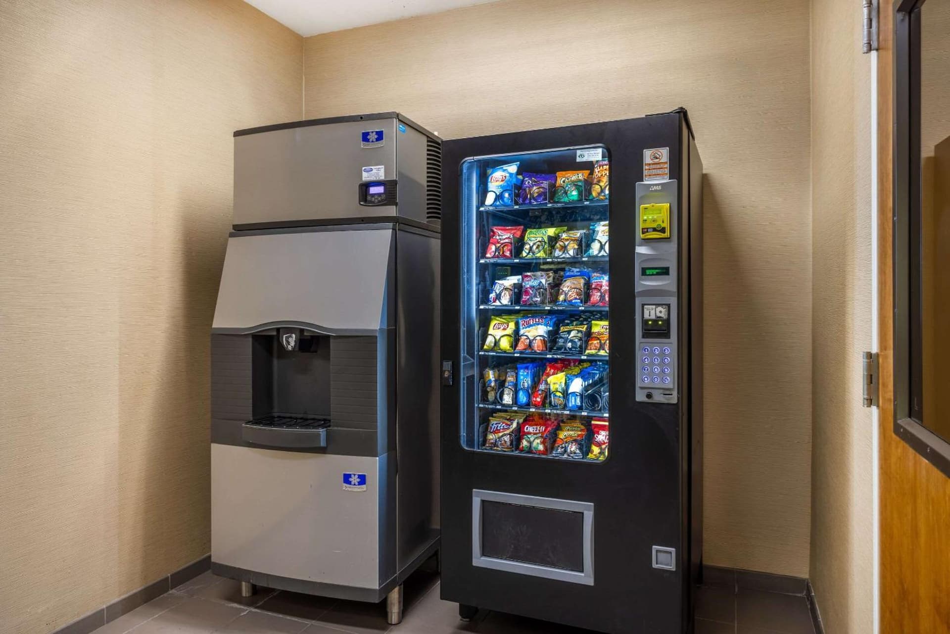 Comfort Inn & Suites At CrossPlex Village gallery photo in Birmingham, AL — image 32