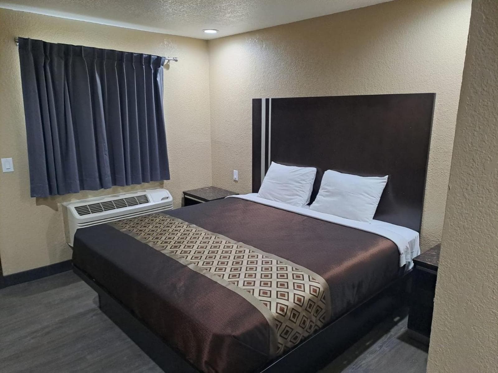 American Inn i10 Rialto and Colton property views in Rialto, CA — gallery photo 3