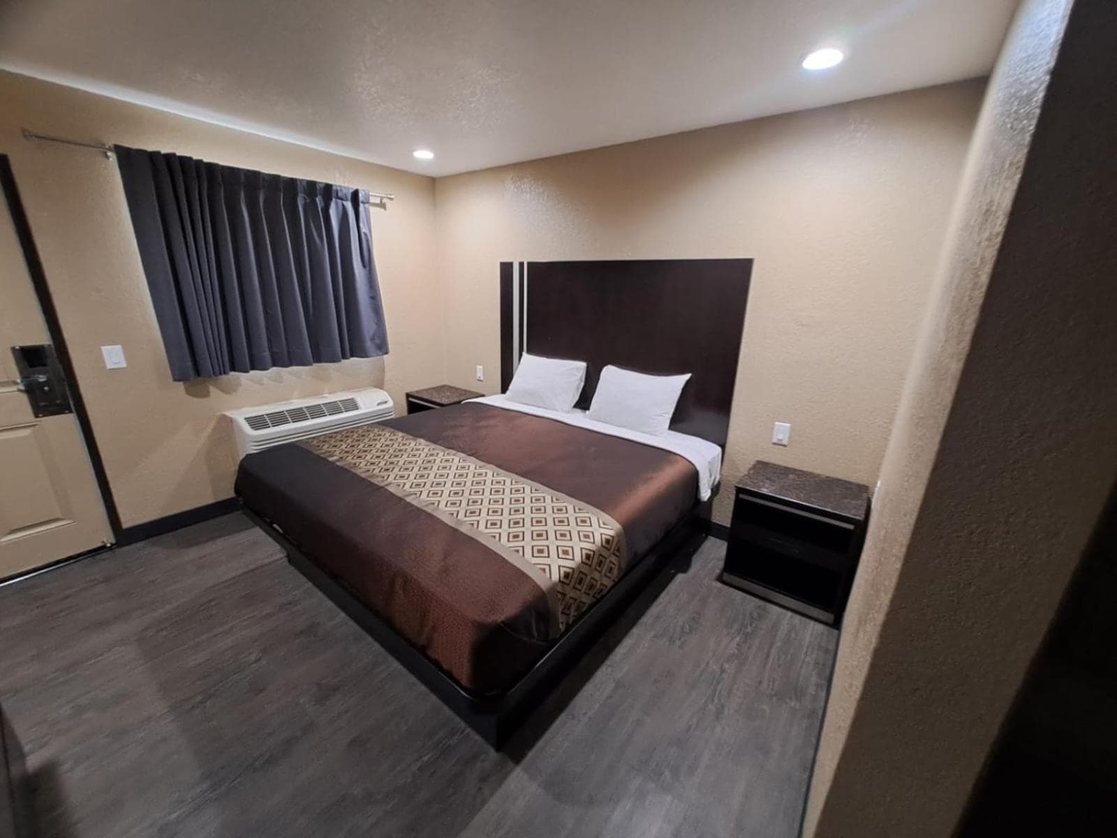 American Inn i10 Rialto and Colton gallery photo in Rialto, CA — image 6