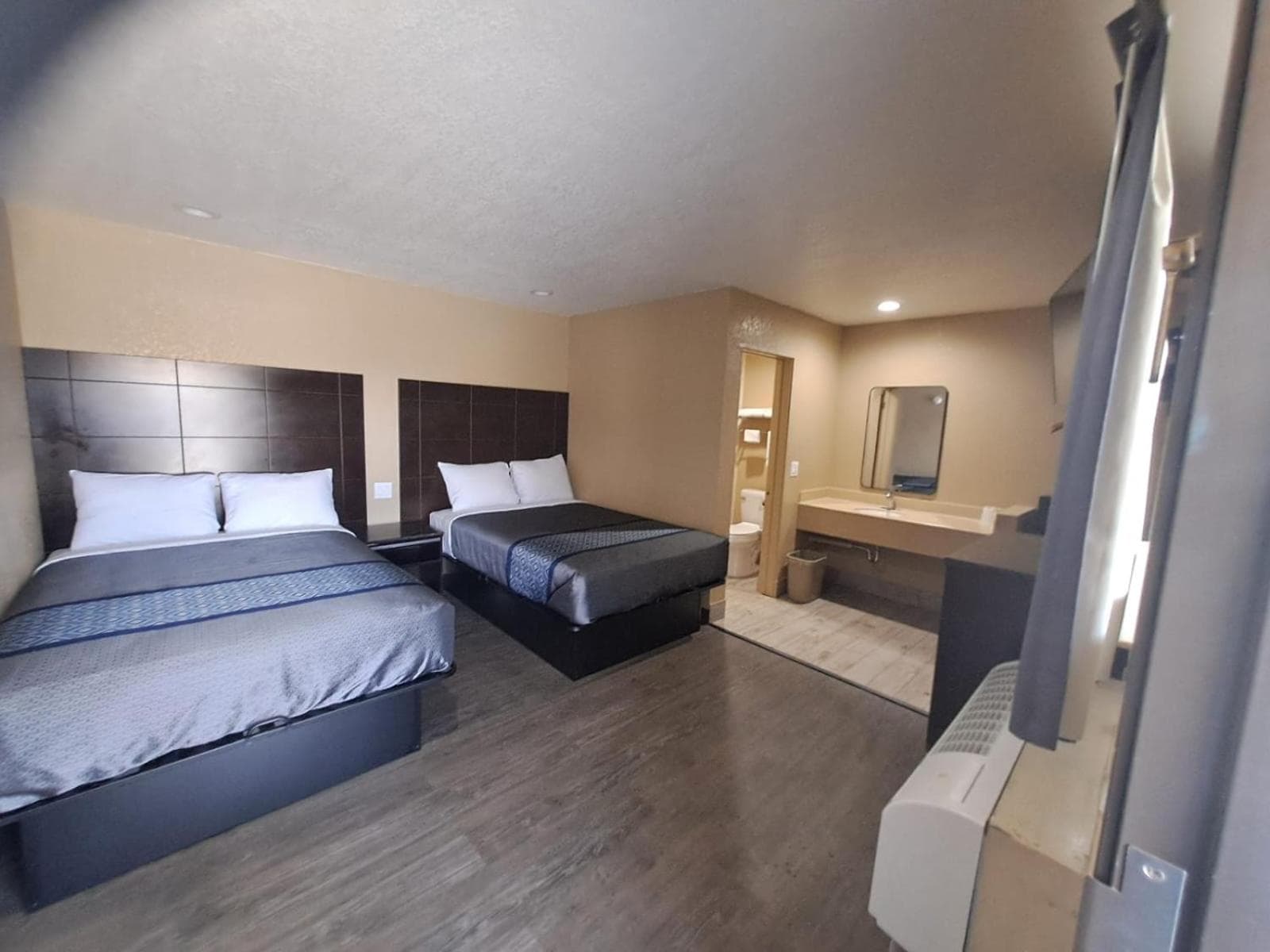 American Inn i10 Rialto and Colton property views in Rialto, CA — gallery photo 3